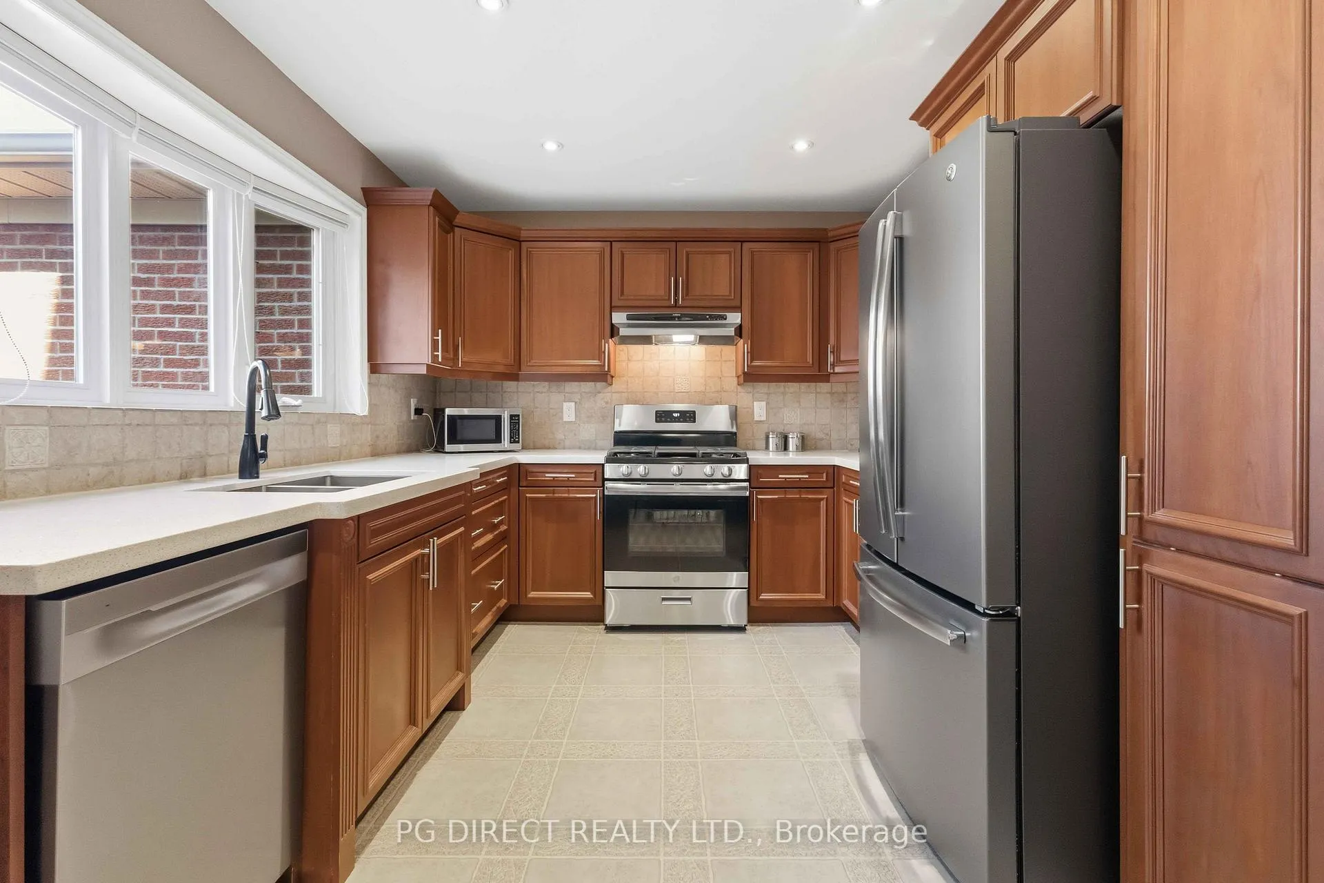 Photo 7 of 245 Michael Boulevard, Whitby, Lynde Creek — HOMEH