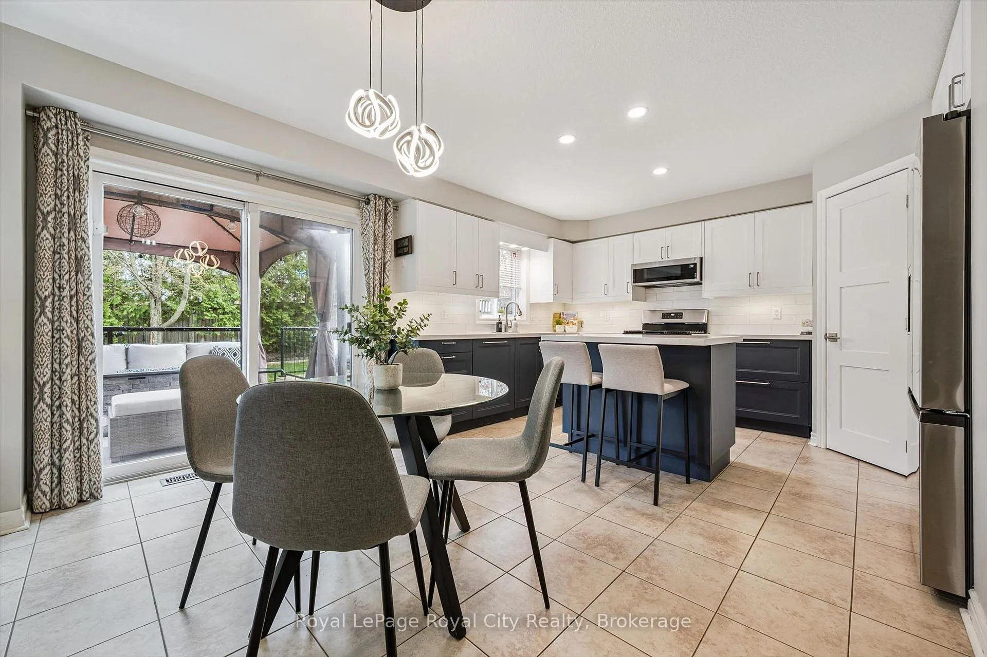 Photo 14 of 110 Baxter Drive, Guelph, Pineridge/Westminster Woods — HOMEH