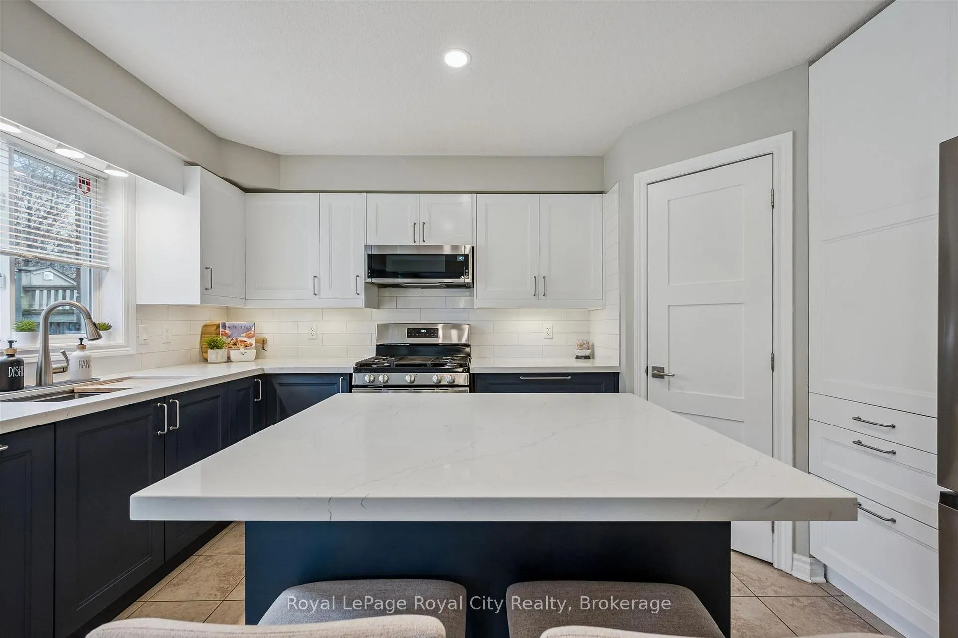 Photo 17 of 110 Baxter Drive, Guelph, Pineridge/Westminster Woods — HOMEH