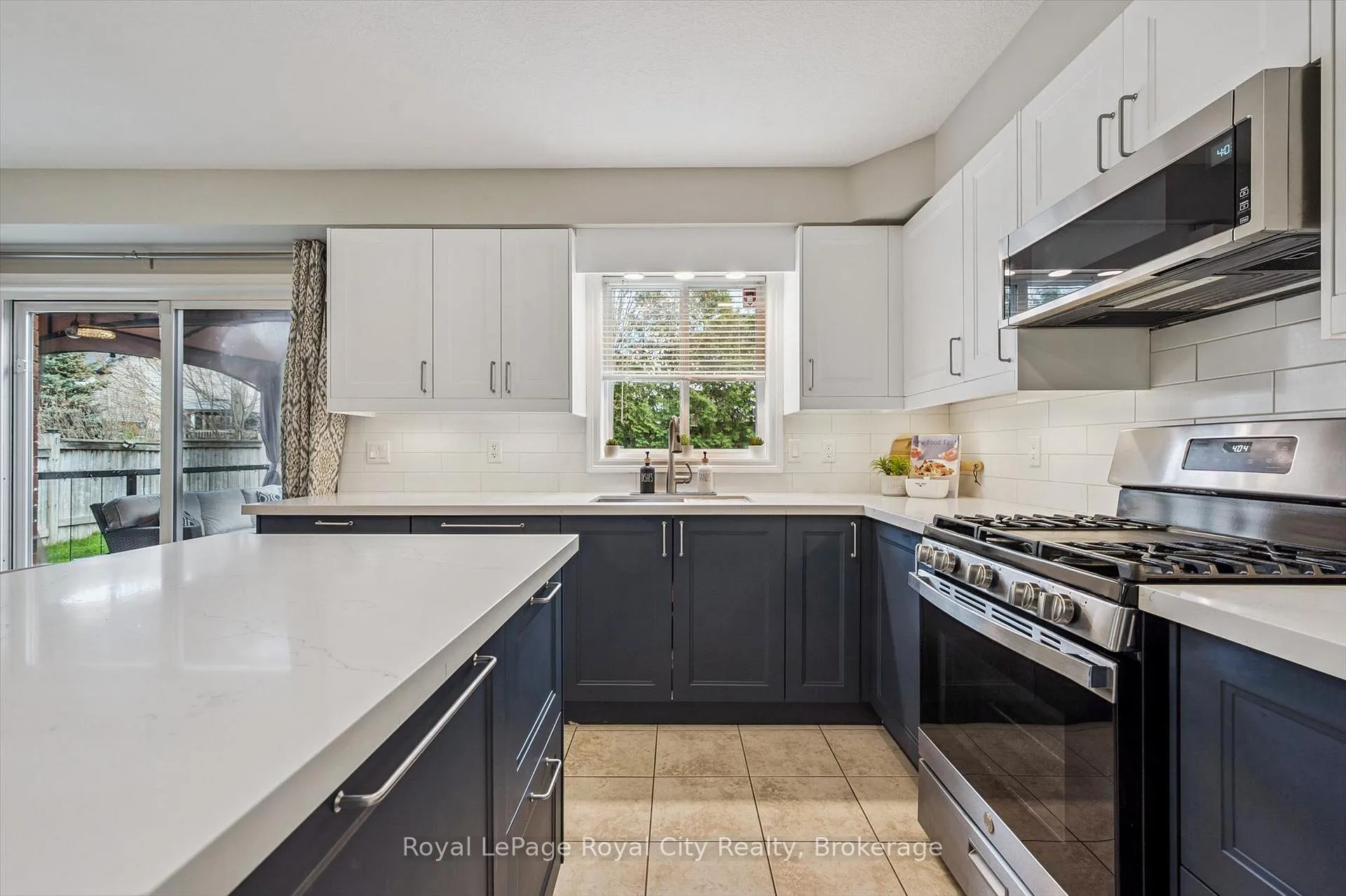 Photo 18 of 110 Baxter Drive, Guelph, Pineridge/Westminster Woods — HOMEH