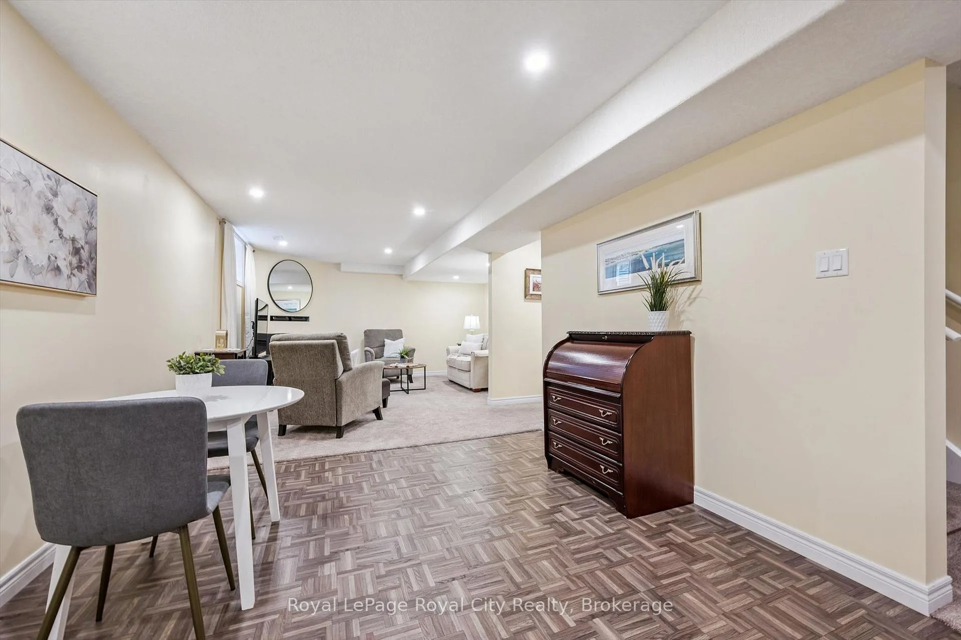Photo 35 of 110 Baxter Drive, Guelph, Pineridge/Westminster Woods — HOMEH