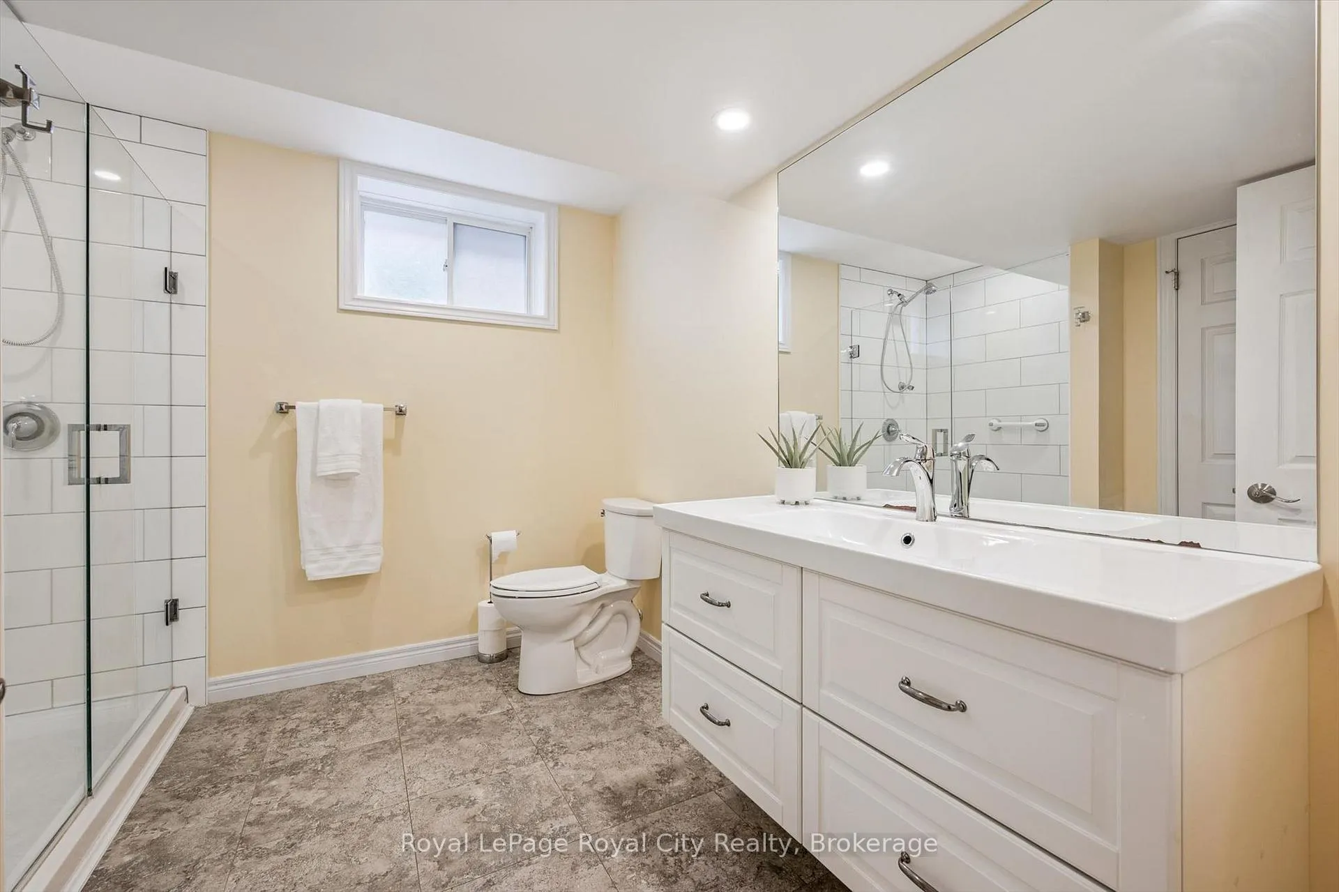 Photo 37 of 110 Baxter Drive, Guelph, Pineridge/Westminster Woods — HOMEH