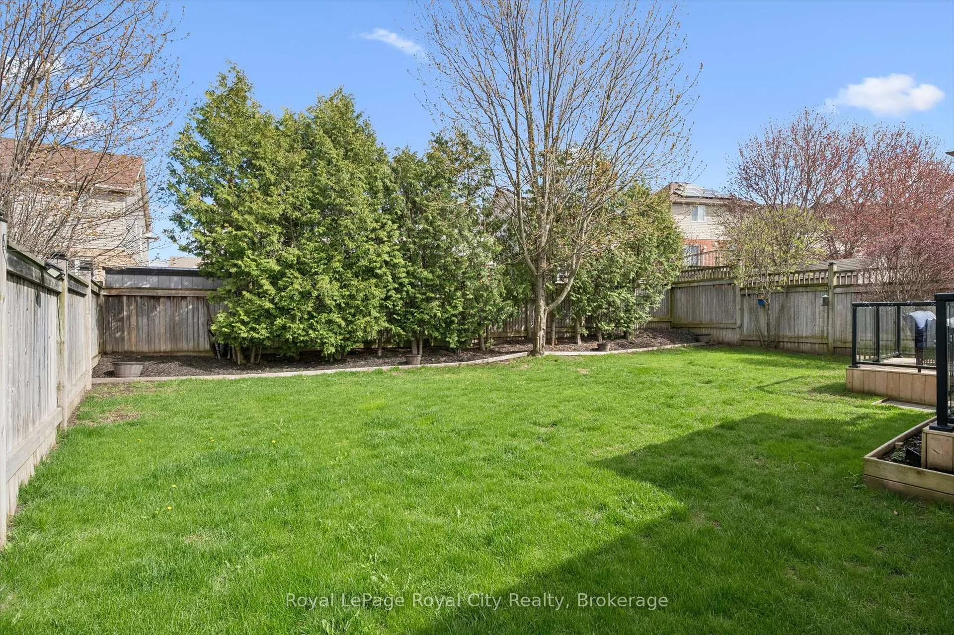 Photo 44 of 110 Baxter Drive, Guelph, Pineridge/Westminster Woods — HOMEH