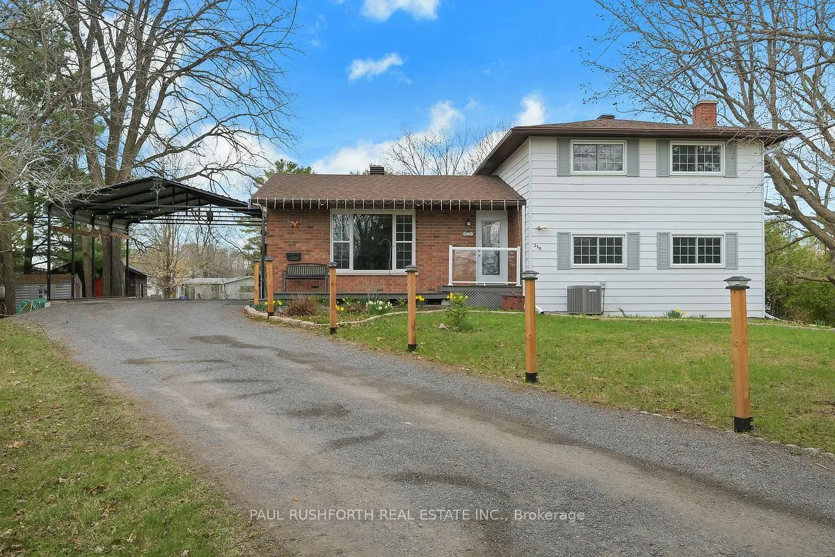 Photo 2 of 250 Poole Street, McNab/Braeside, Mcnab/Braeside Twps — HOMEH