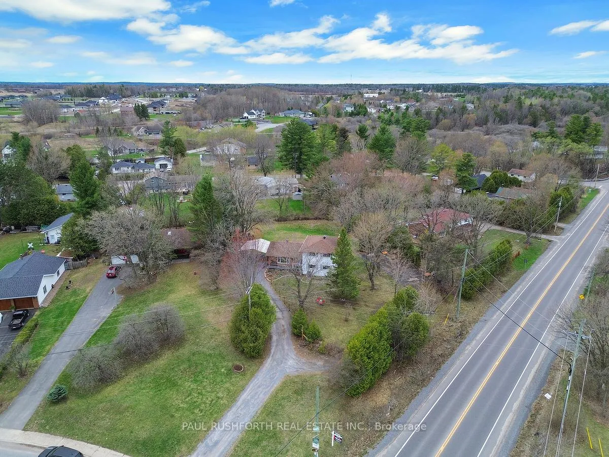Photo 3 of 250 Poole Street, McNab/Braeside, Mcnab/Braeside Twps — HOMEH