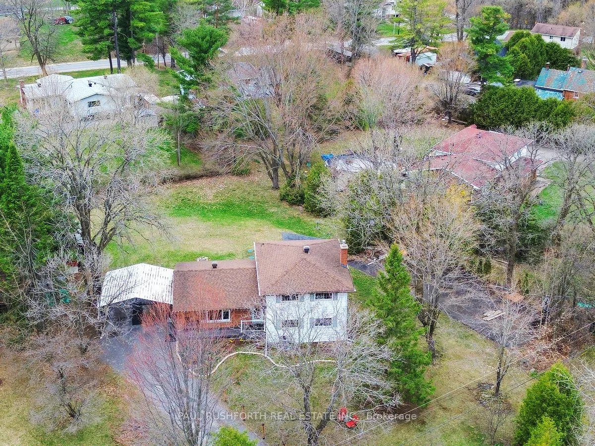 Photo 4 of 250 Poole Street, McNab/Braeside, Mcnab/Braeside Twps — HOMEH