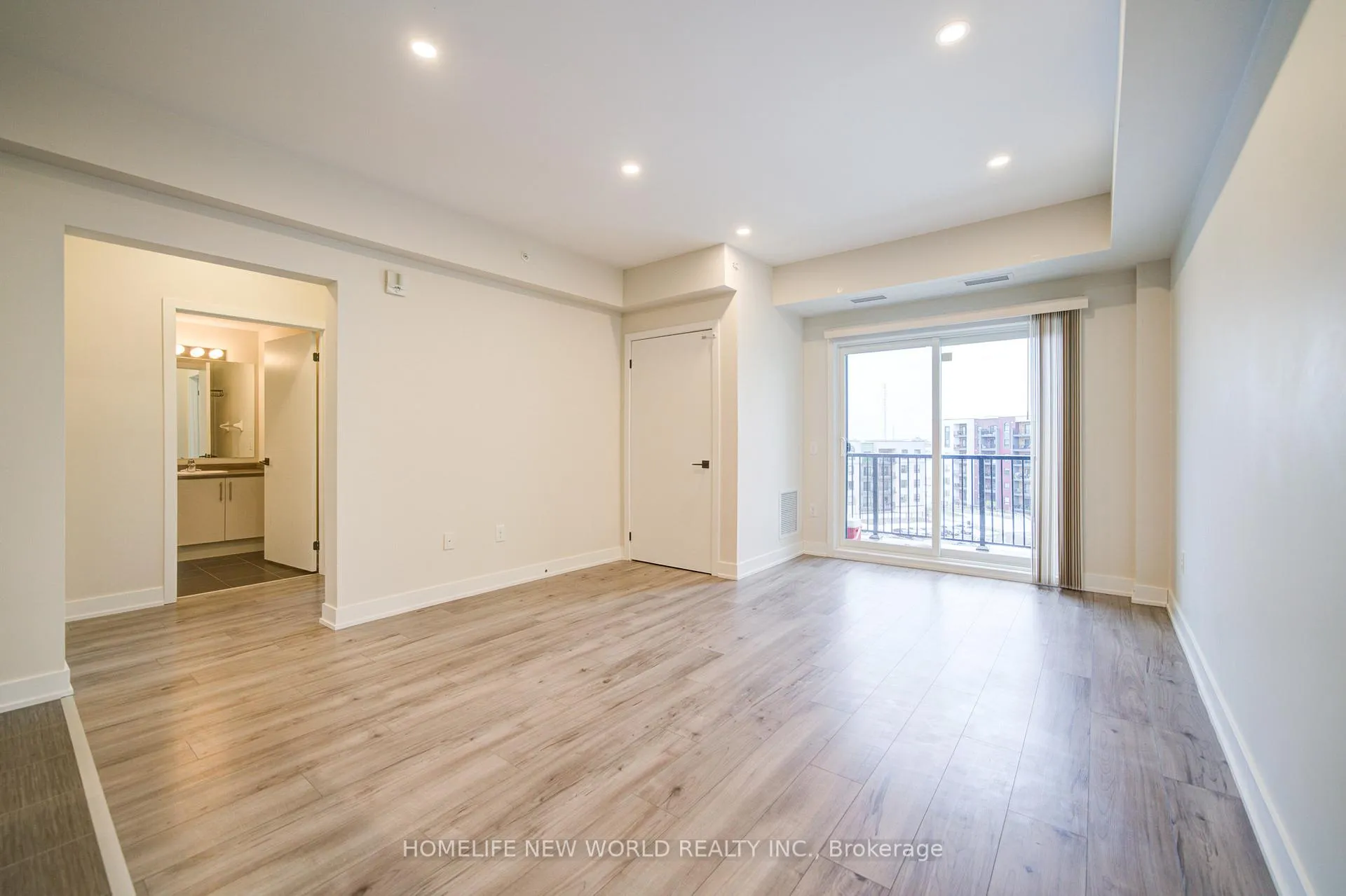 Photo 7 of Unit 603, 5 Chef Lane, Barrie, Rural Barrie Southeast — HOMEH