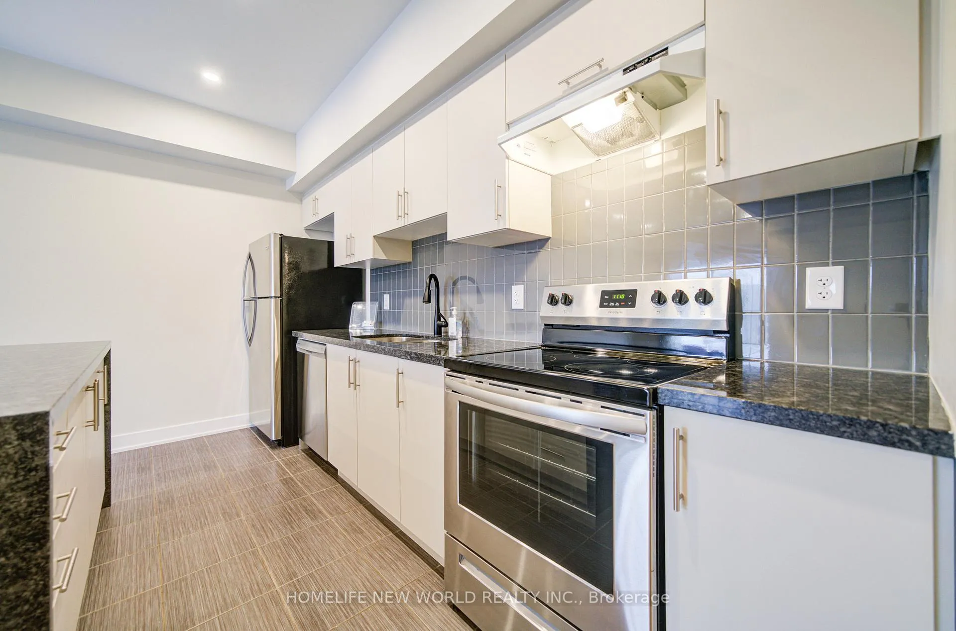 Photo 15 of Unit 603, 5 Chef Lane, Barrie, Rural Barrie Southeast — HOMEH