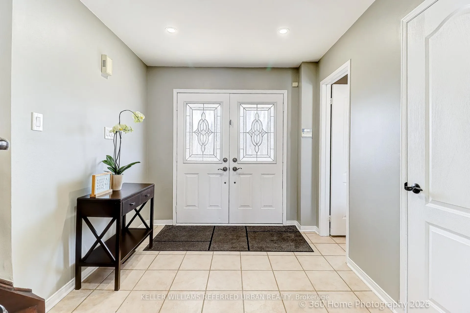 Photo 2 of 4 Woodvalley Drive, Brampton, Fletcher's Meadow — HOMEH