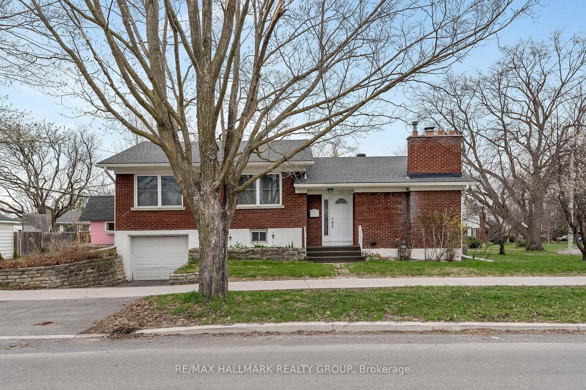 Photo 3 of 735 Chapman Boulevard, Ottawa, Elmvale Acres — HOMEH