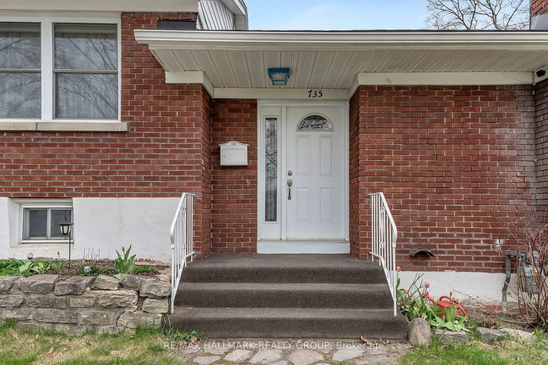 Photo 4 of 735 Chapman Boulevard, Ottawa, Elmvale Acres — HOMEH