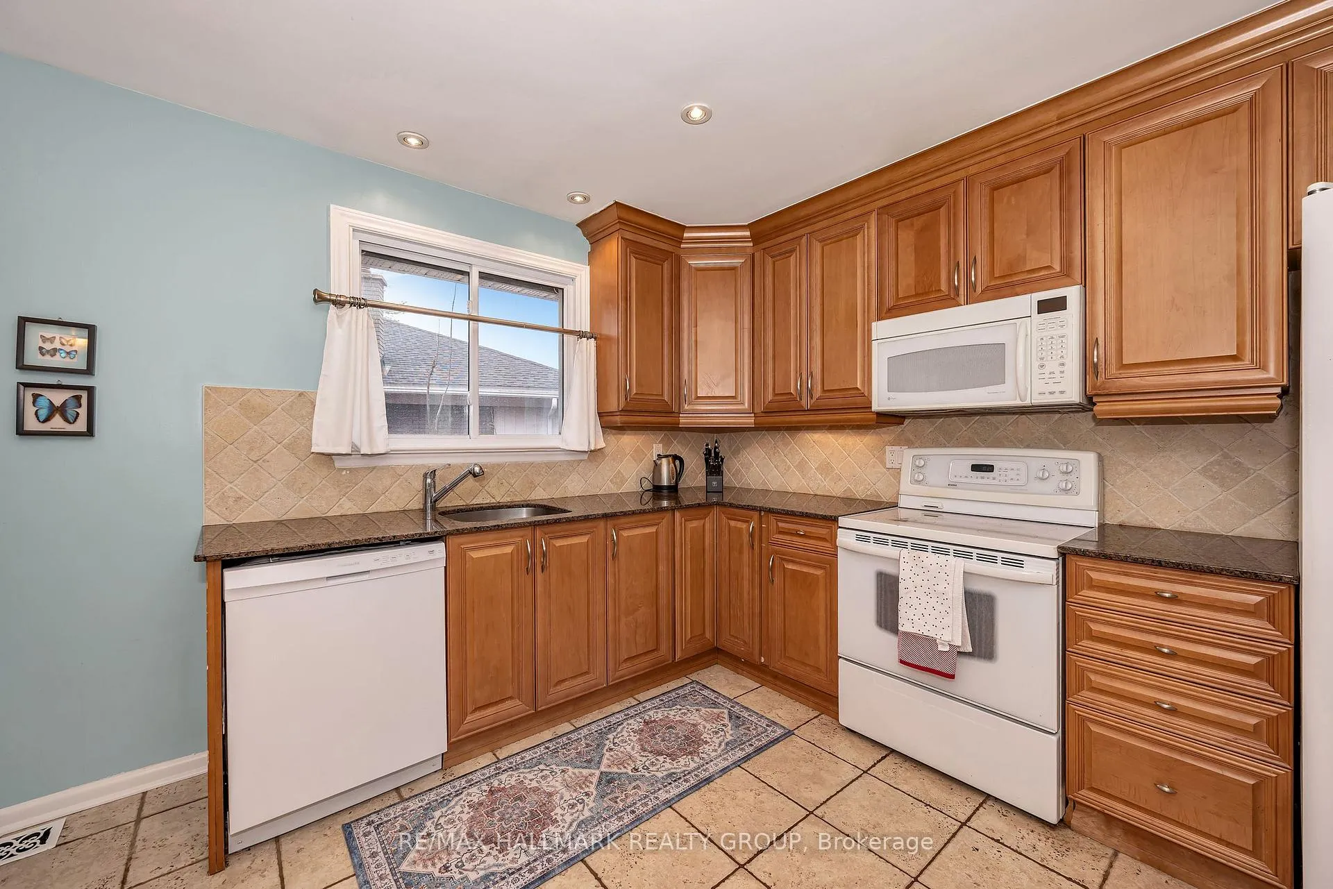 Photo 14 of 735 Chapman Boulevard, Ottawa, Elmvale Acres — HOMEH