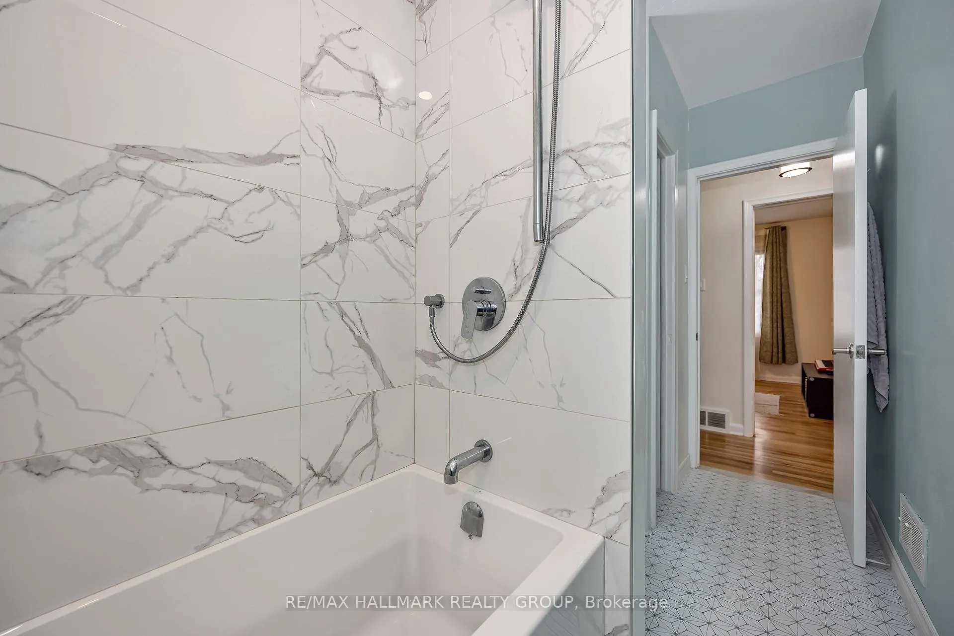 Photo 25 of 735 Chapman Boulevard, Ottawa, Elmvale Acres — HOMEH
