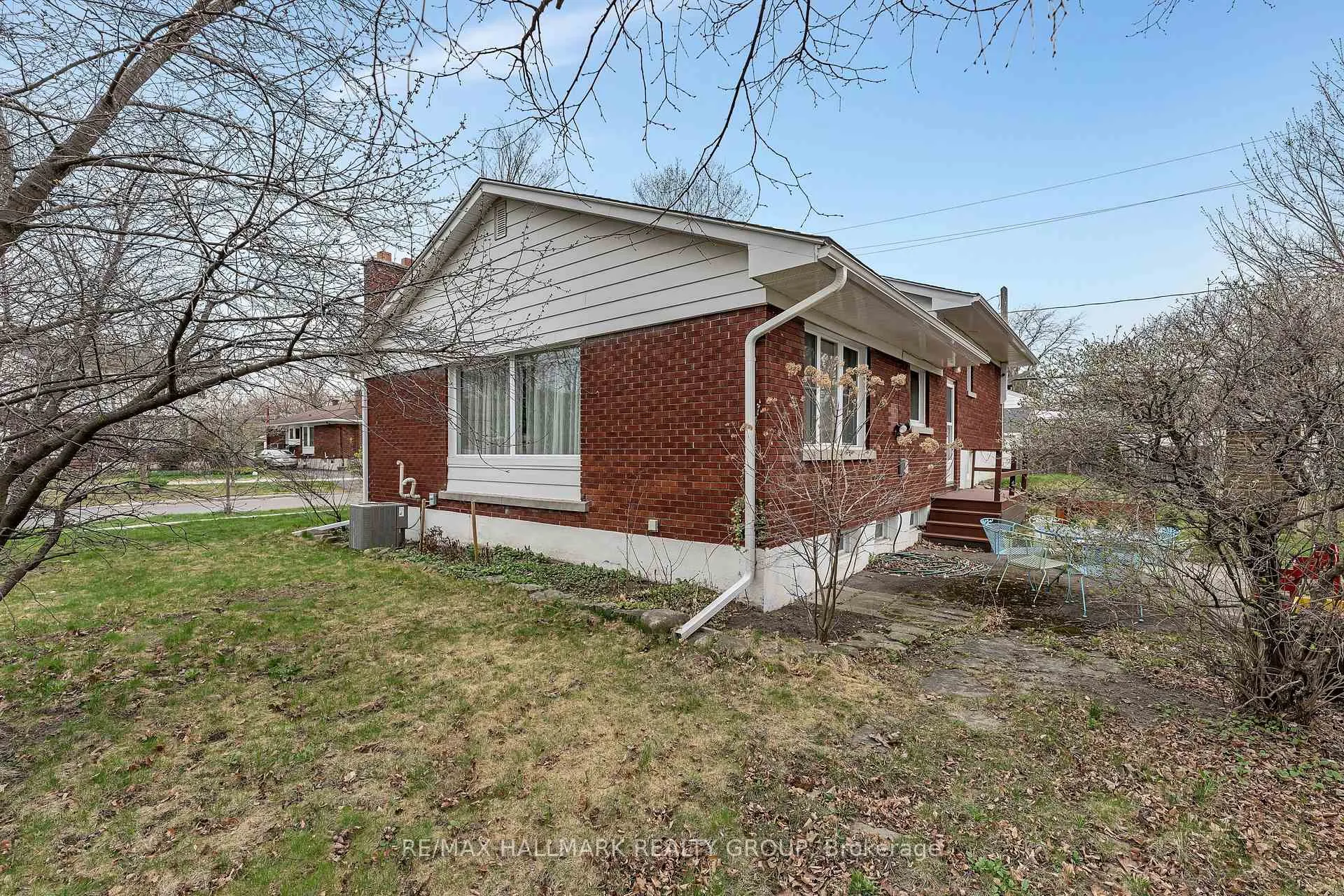 Photo 38 of 735 Chapman Boulevard, Ottawa, Elmvale Acres — HOMEH