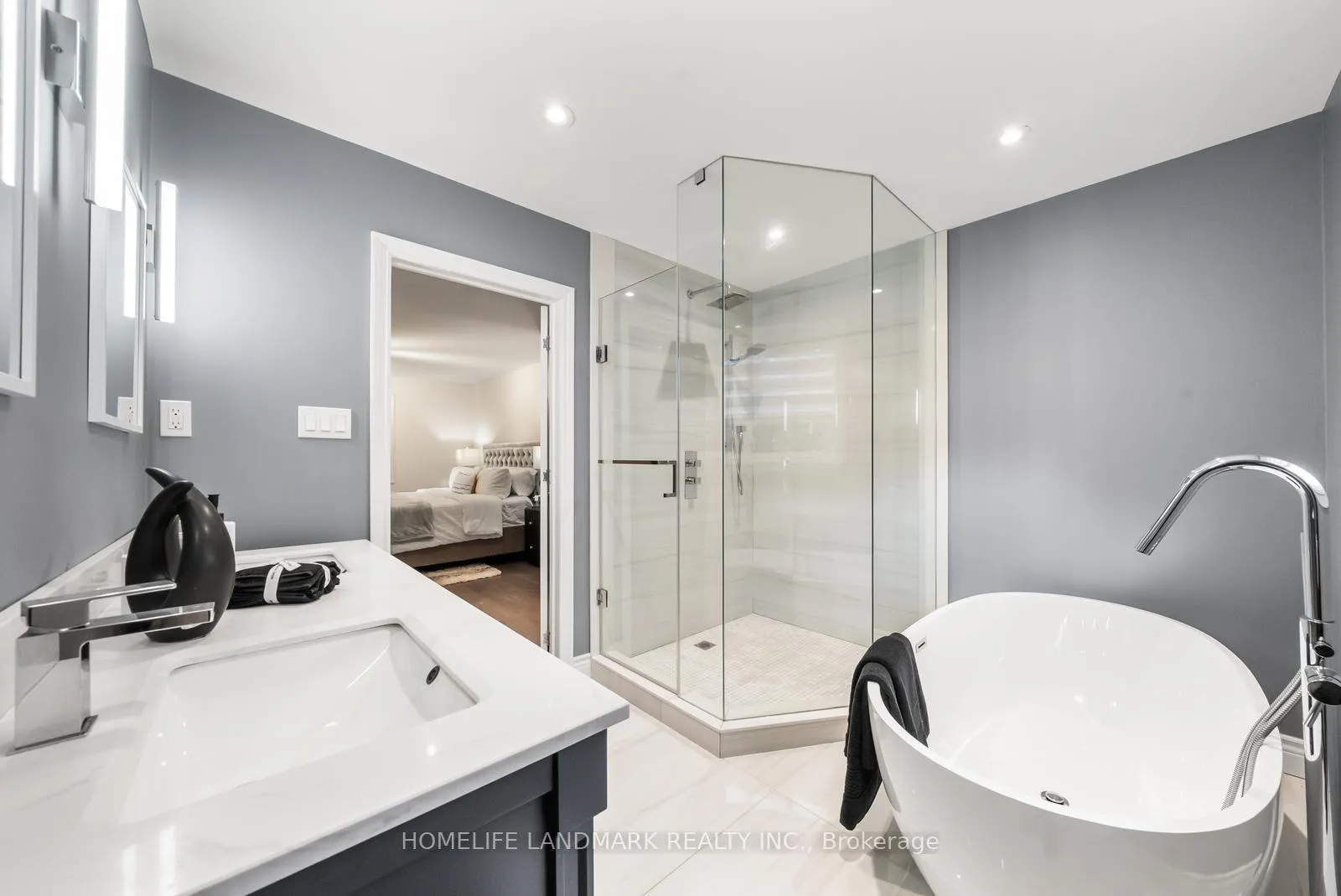 Photo 29 of 11 Jondan Crescent, Markham, Royal Orchard — HOMEH