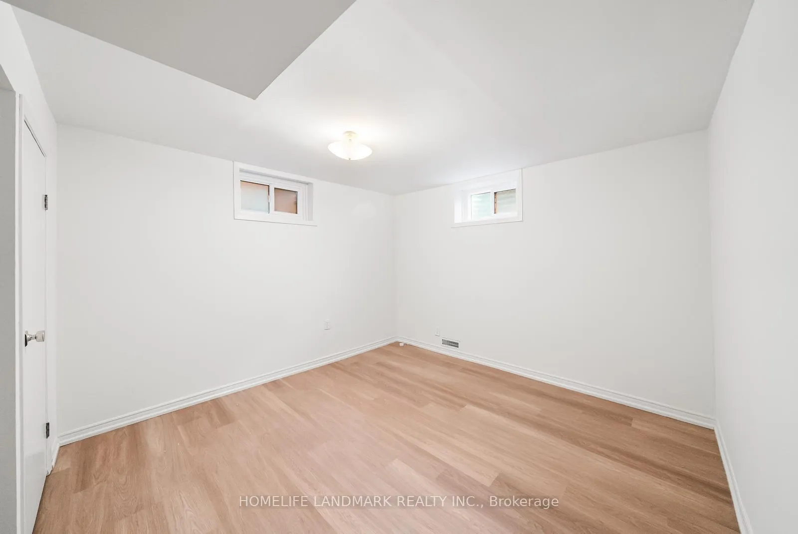 Photo 37 of 11 Jondan Crescent, Markham, Royal Orchard — HOMEH