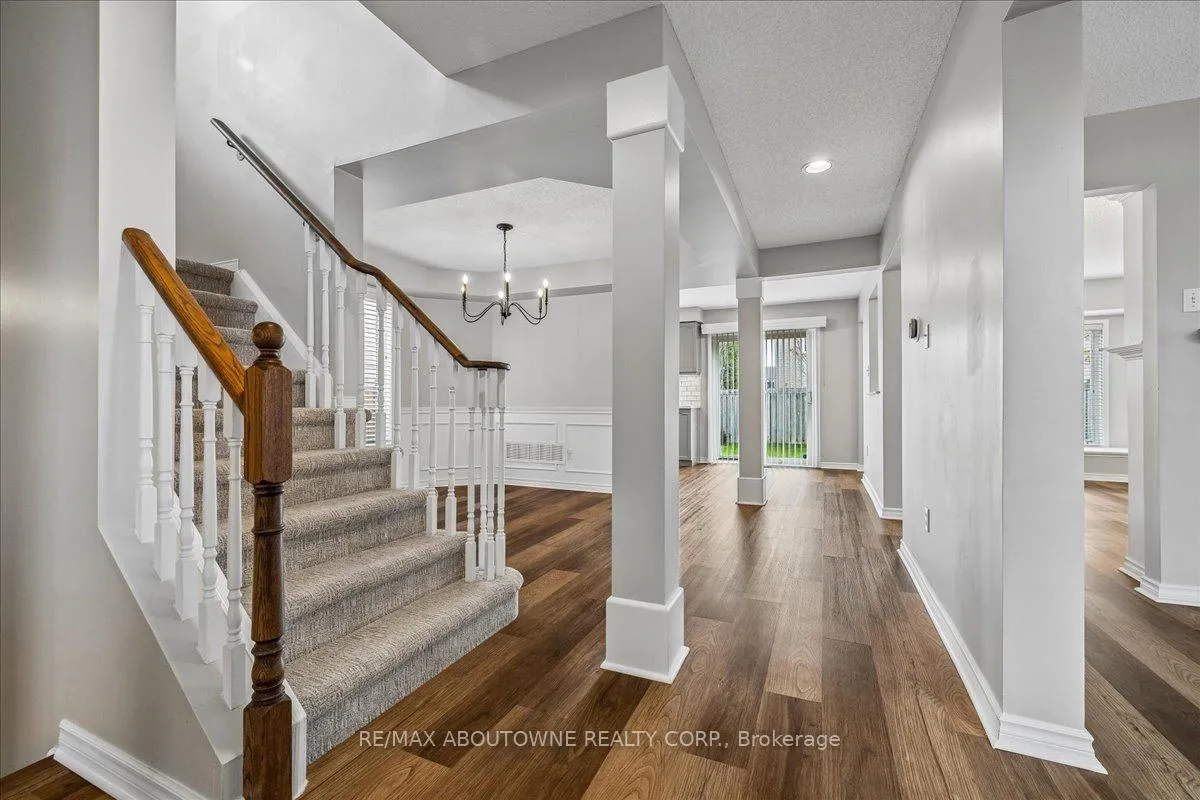 Photo 4 of 260 Wembley Road, Oakville, River Oaks — HOMEH