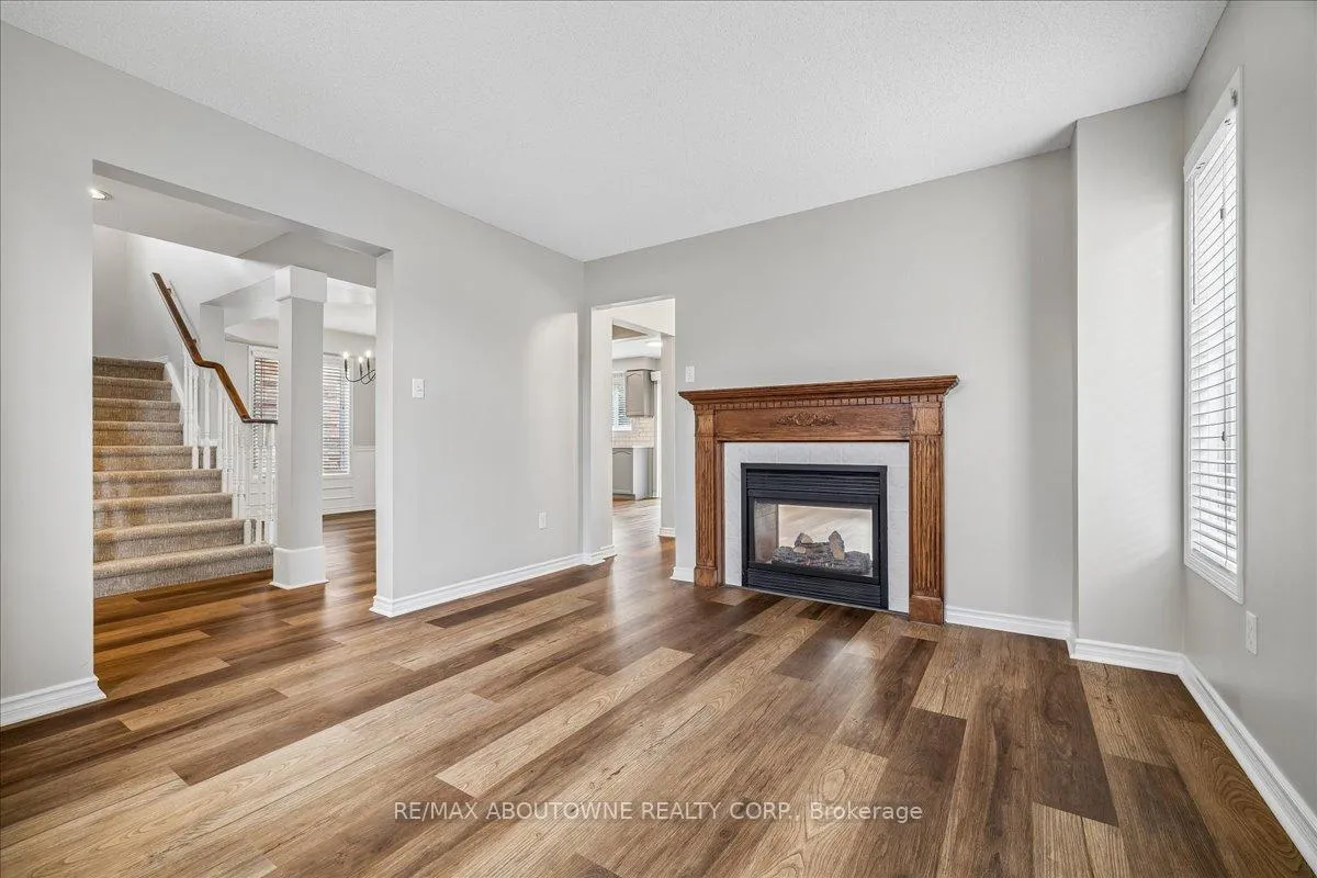 Photo 8 of 260 Wembley Road, Oakville, River Oaks — HOMEH