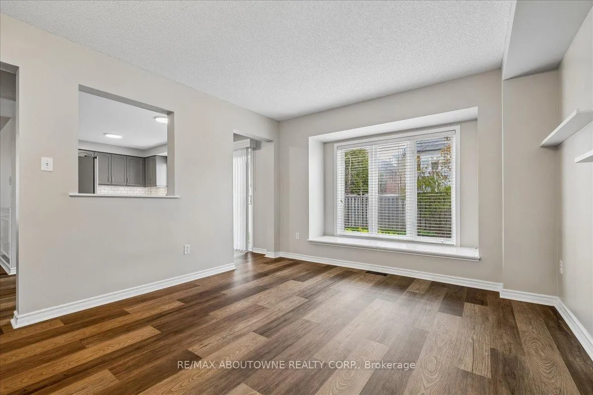 Photo 12 of 260 Wembley Road, Oakville, River Oaks — HOMEH