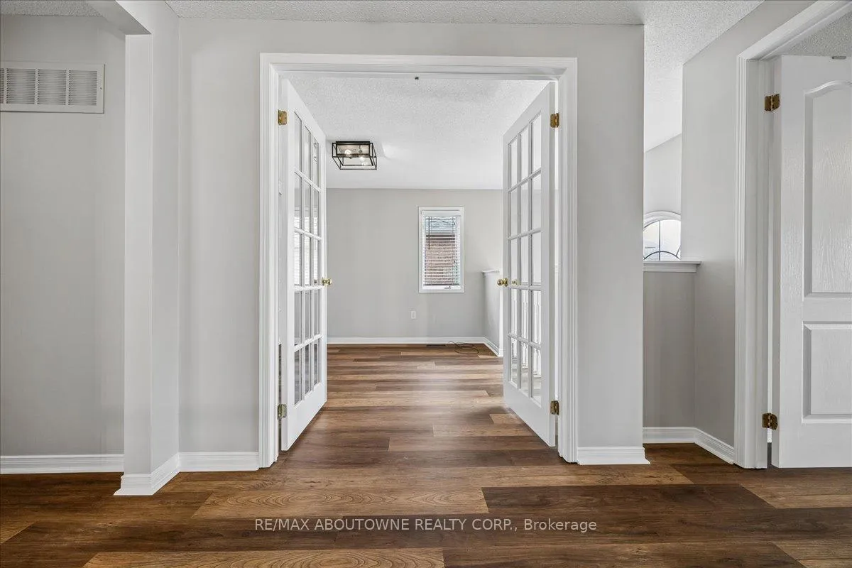 Photo 20 of 260 Wembley Road, Oakville, River Oaks — HOMEH