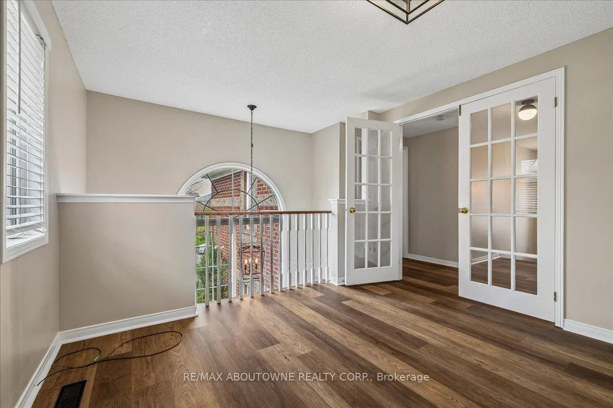 Photo 22 of 260 Wembley Road, Oakville, River Oaks — HOMEH