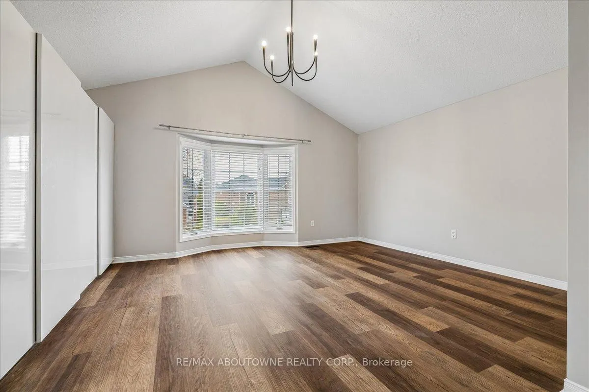 Photo 23 of 260 Wembley Road, Oakville, River Oaks — HOMEH