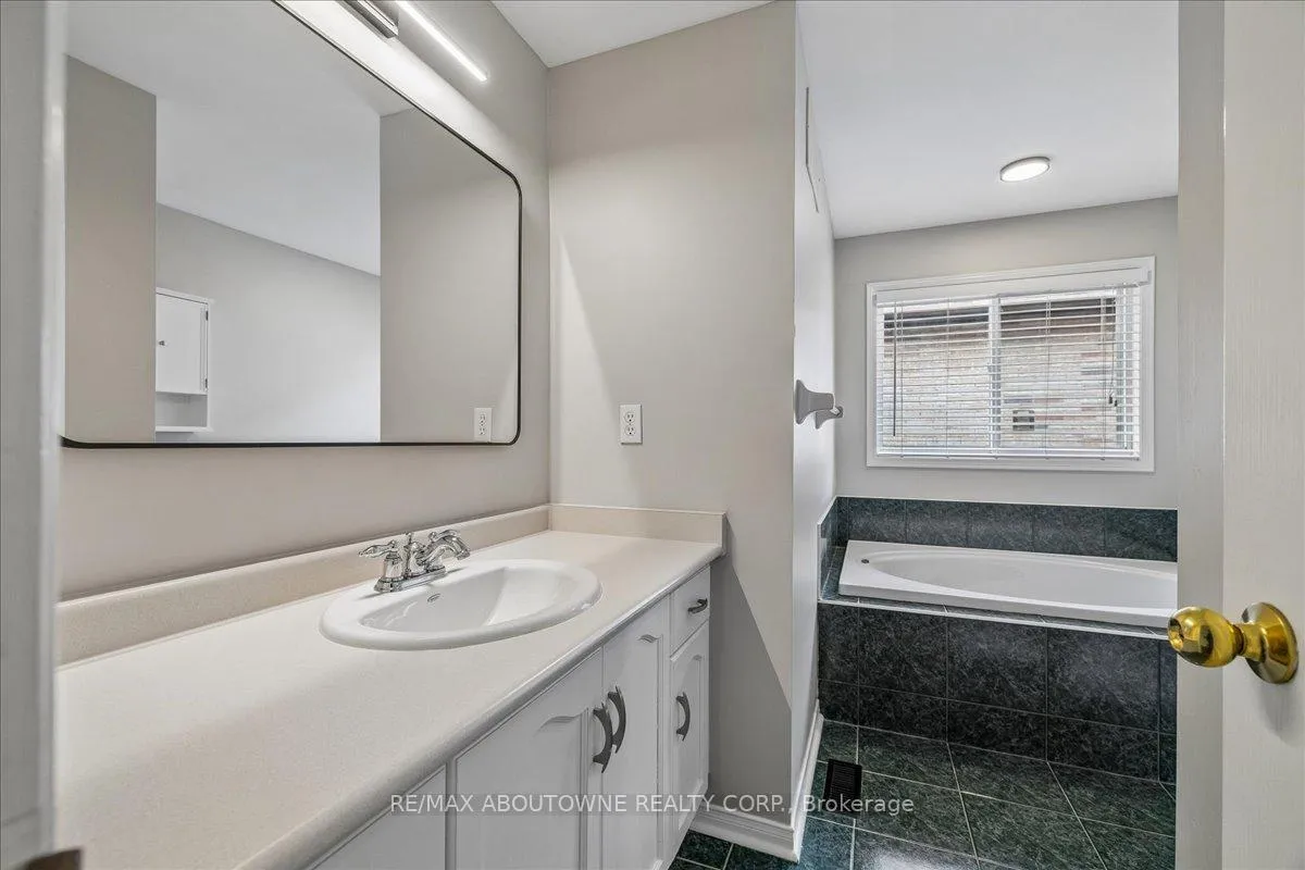 Photo 26 of 260 Wembley Road, Oakville, River Oaks — HOMEH