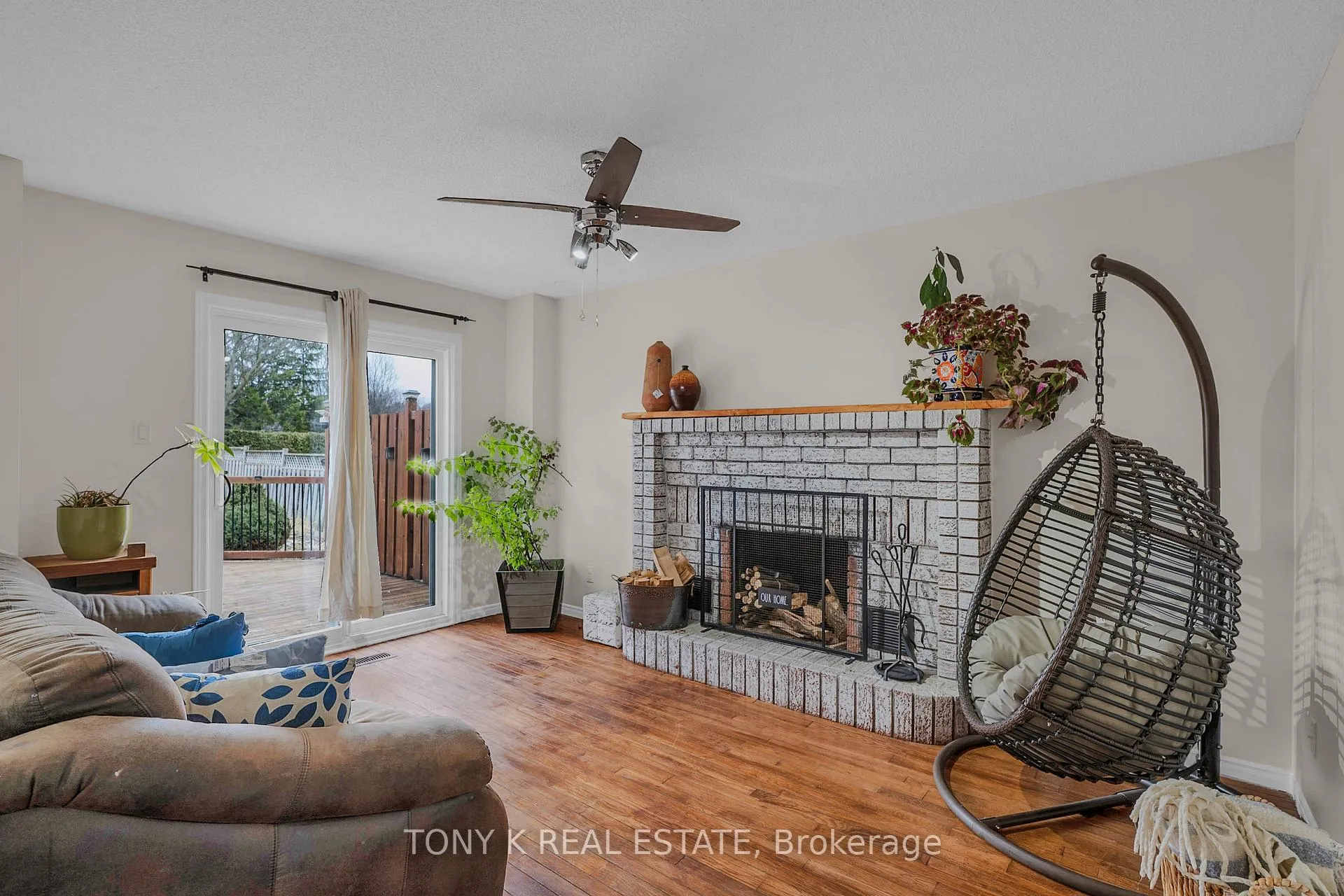 Photo 4 of 27 Ingleborough Drive, Whitby, Blue Grass Meadows — HOMEH