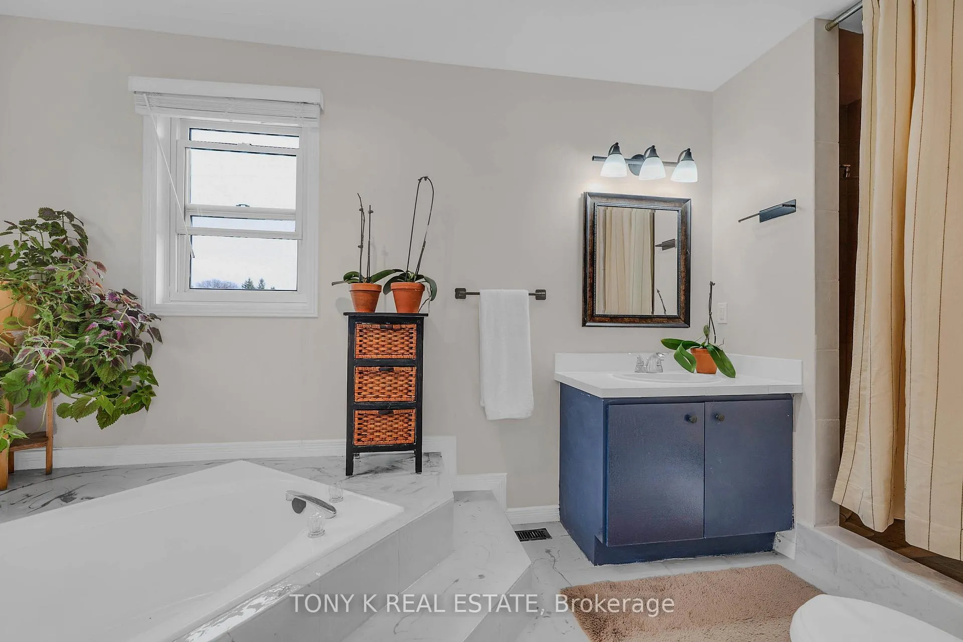 Photo 11 of 27 Ingleborough Drive, Whitby, Blue Grass Meadows — HOMEH