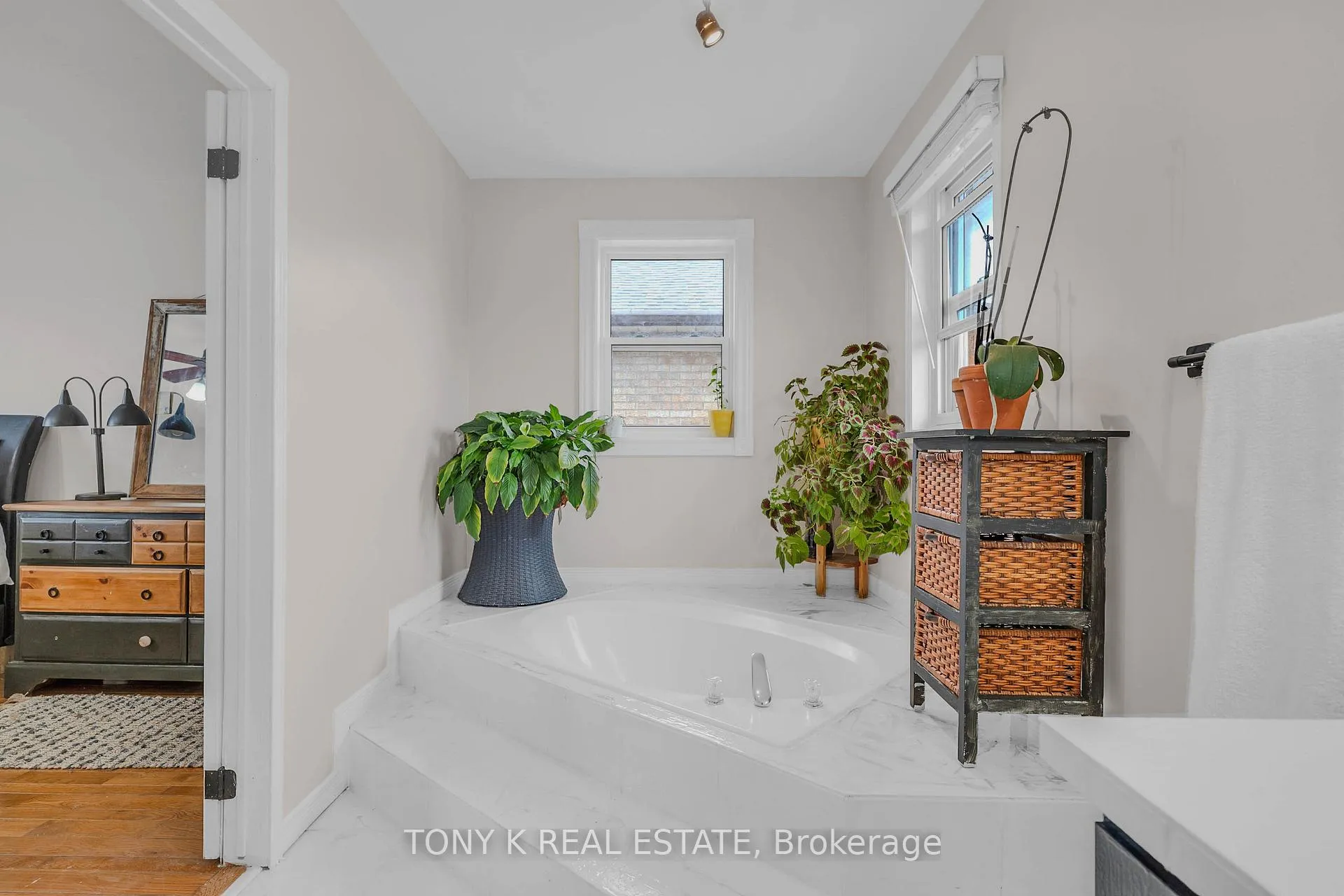Photo 12 of 27 Ingleborough Drive, Whitby, Blue Grass Meadows — HOMEH