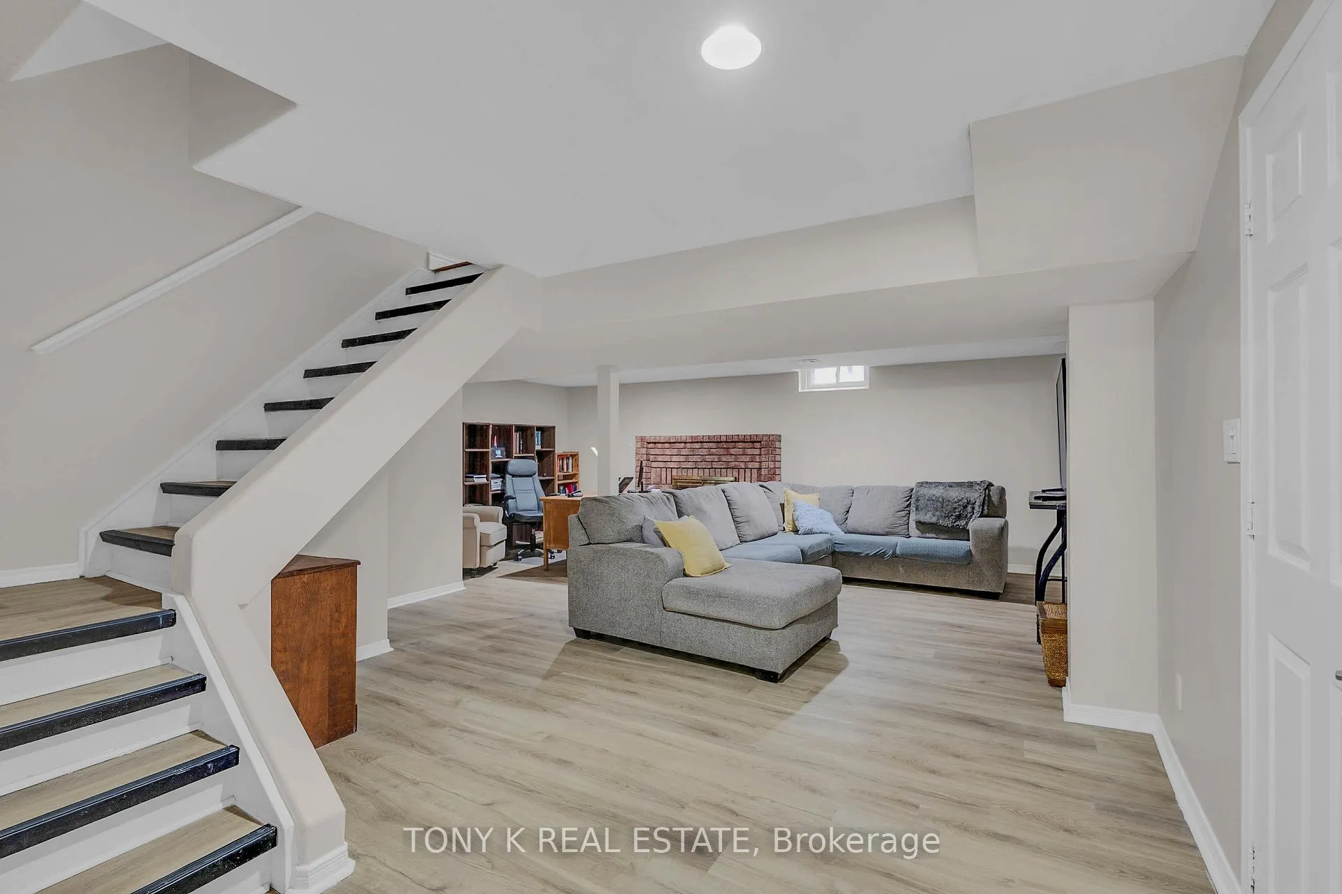 Photo 15 of 27 Ingleborough Drive, Whitby, Blue Grass Meadows — HOMEH