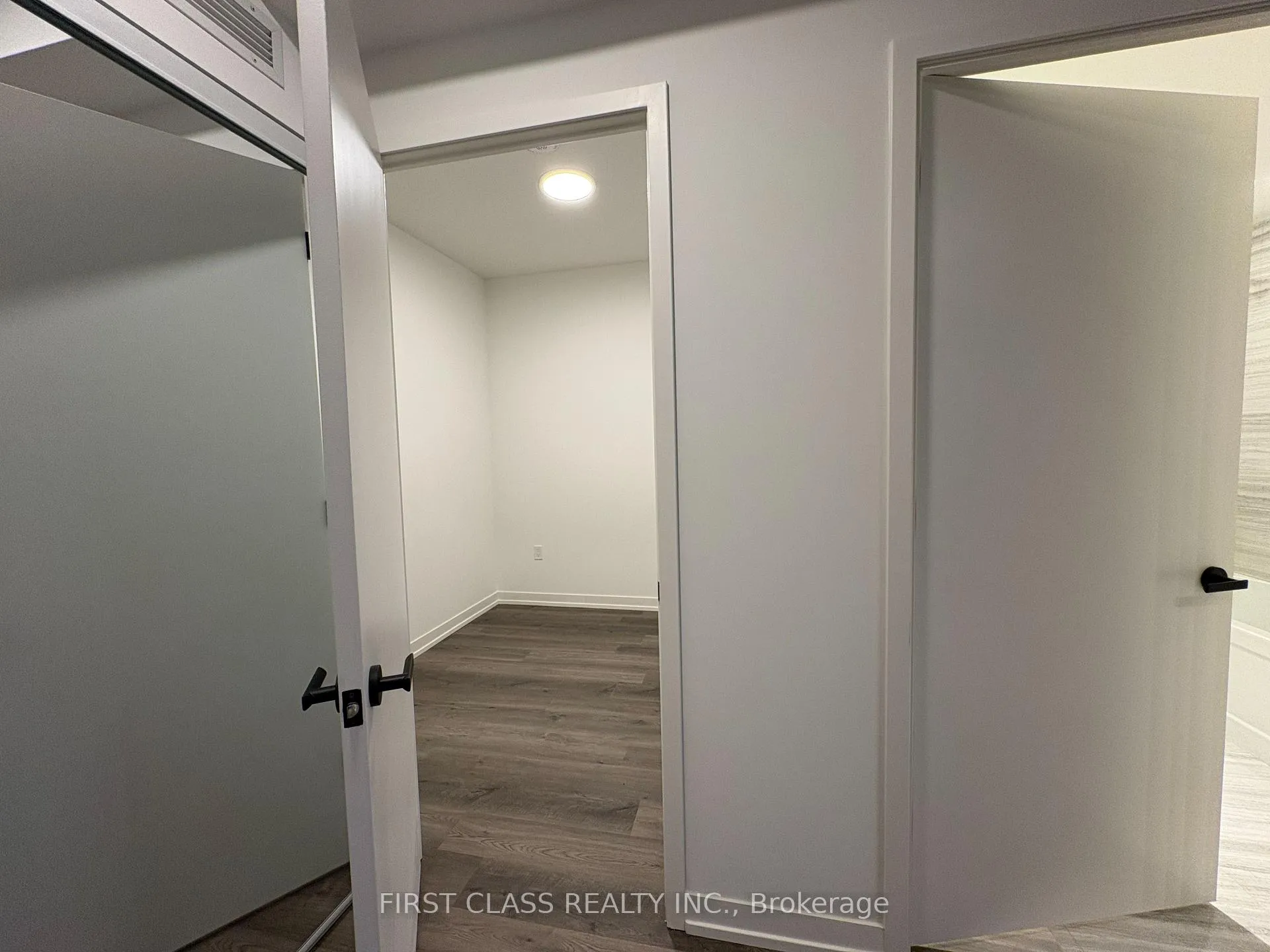 Photo 2 of Unit 511, 8 Interchange Way, Vaughan, Vaughan Corporate Centre — HOMEH