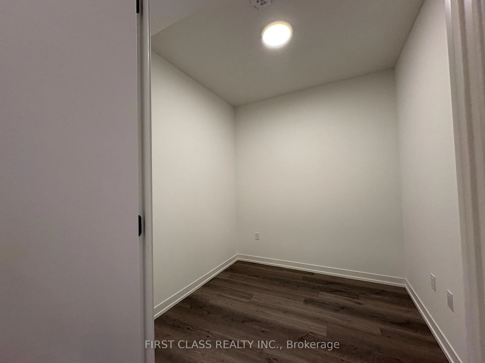 Photo 5 of Unit 511, 8 Interchange Way, Vaughan, Vaughan Corporate Centre — HOMEH