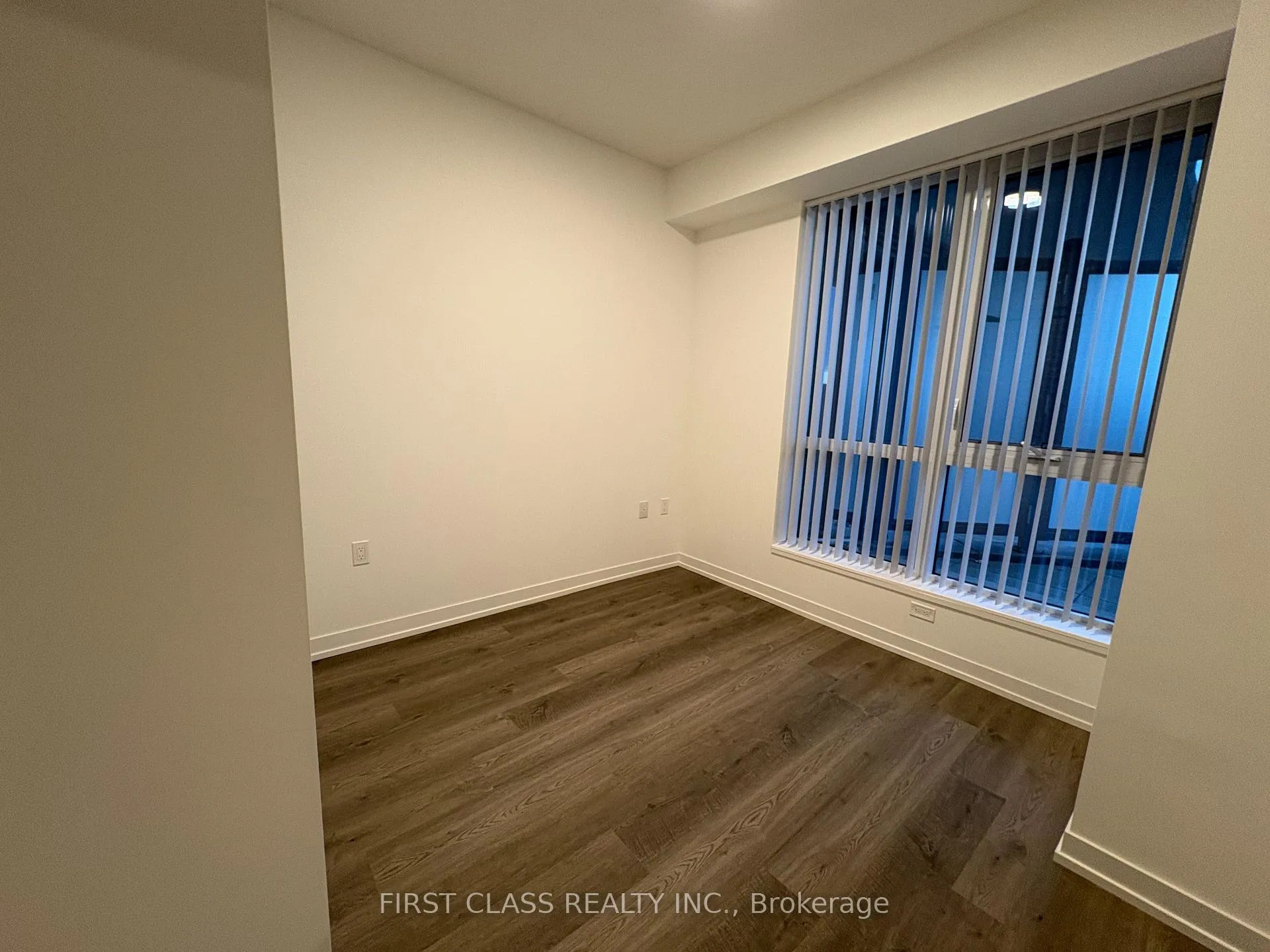 Photo 9 of Unit 511, 8 Interchange Way, Vaughan, Vaughan Corporate Centre — HOMEH