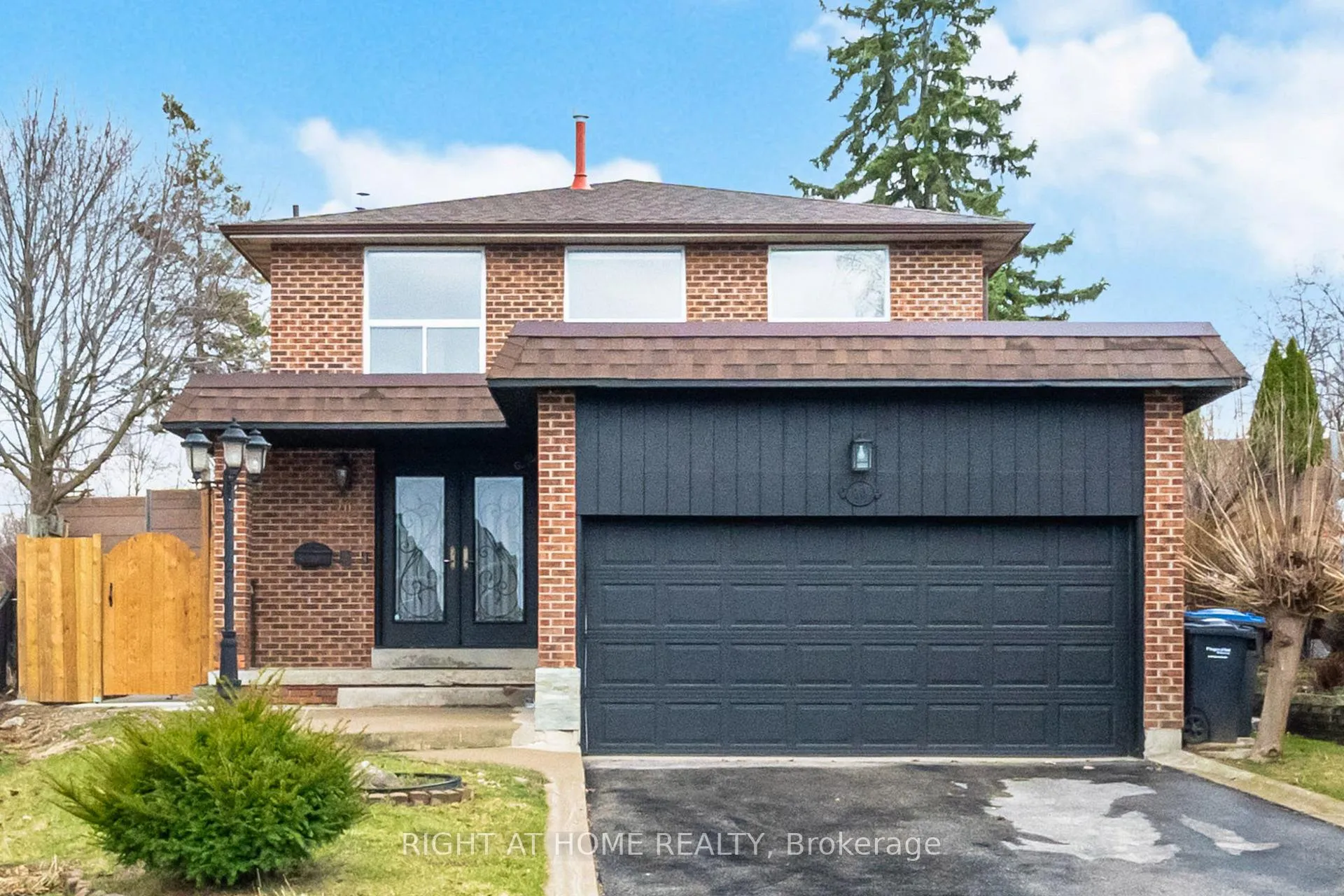Front of 20 Pepperwood Place