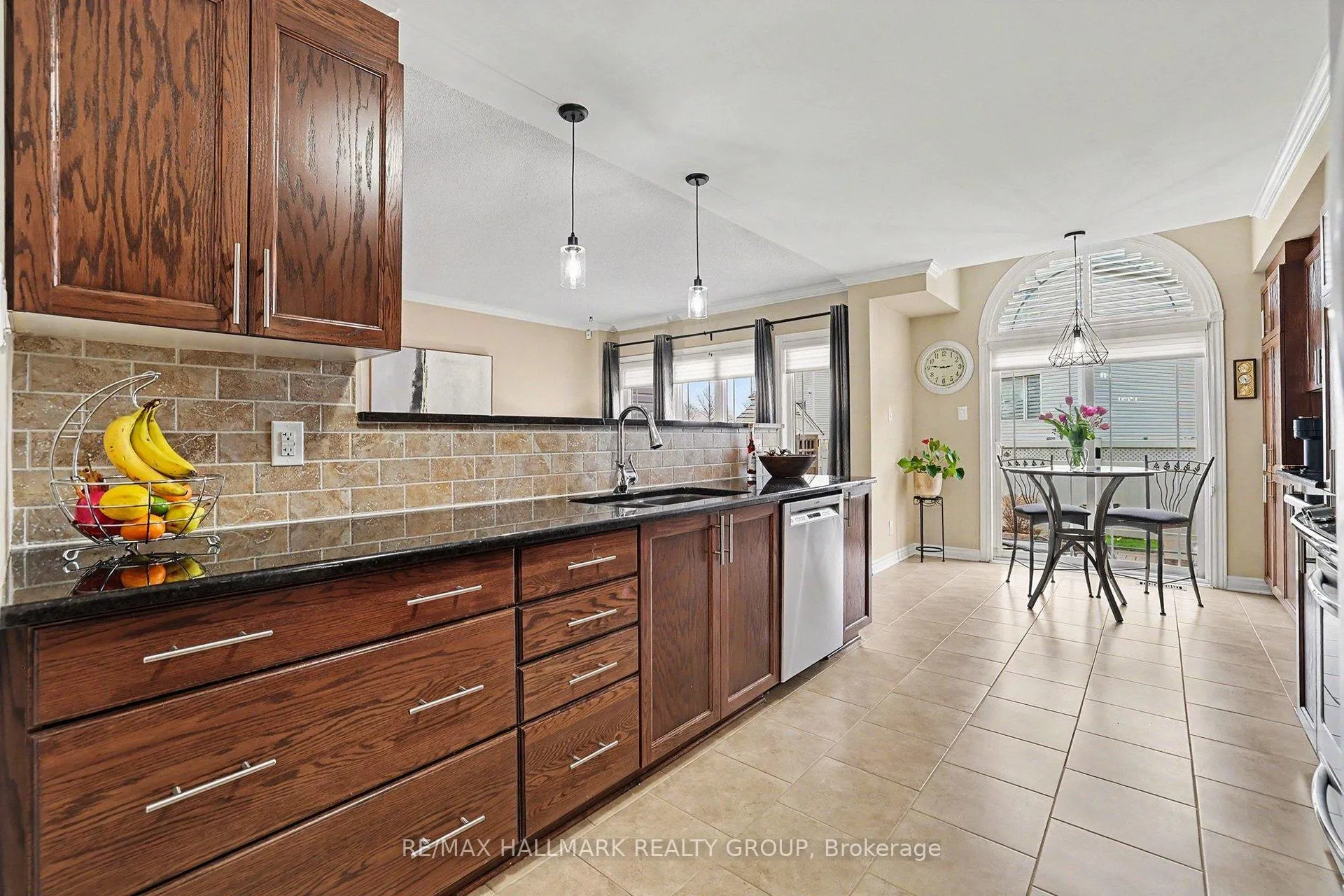 Photo 7 of 217 Gossamer Street, Ottawa, Mer Bleue/Bradley Estates/Anderson Park — HOMEH