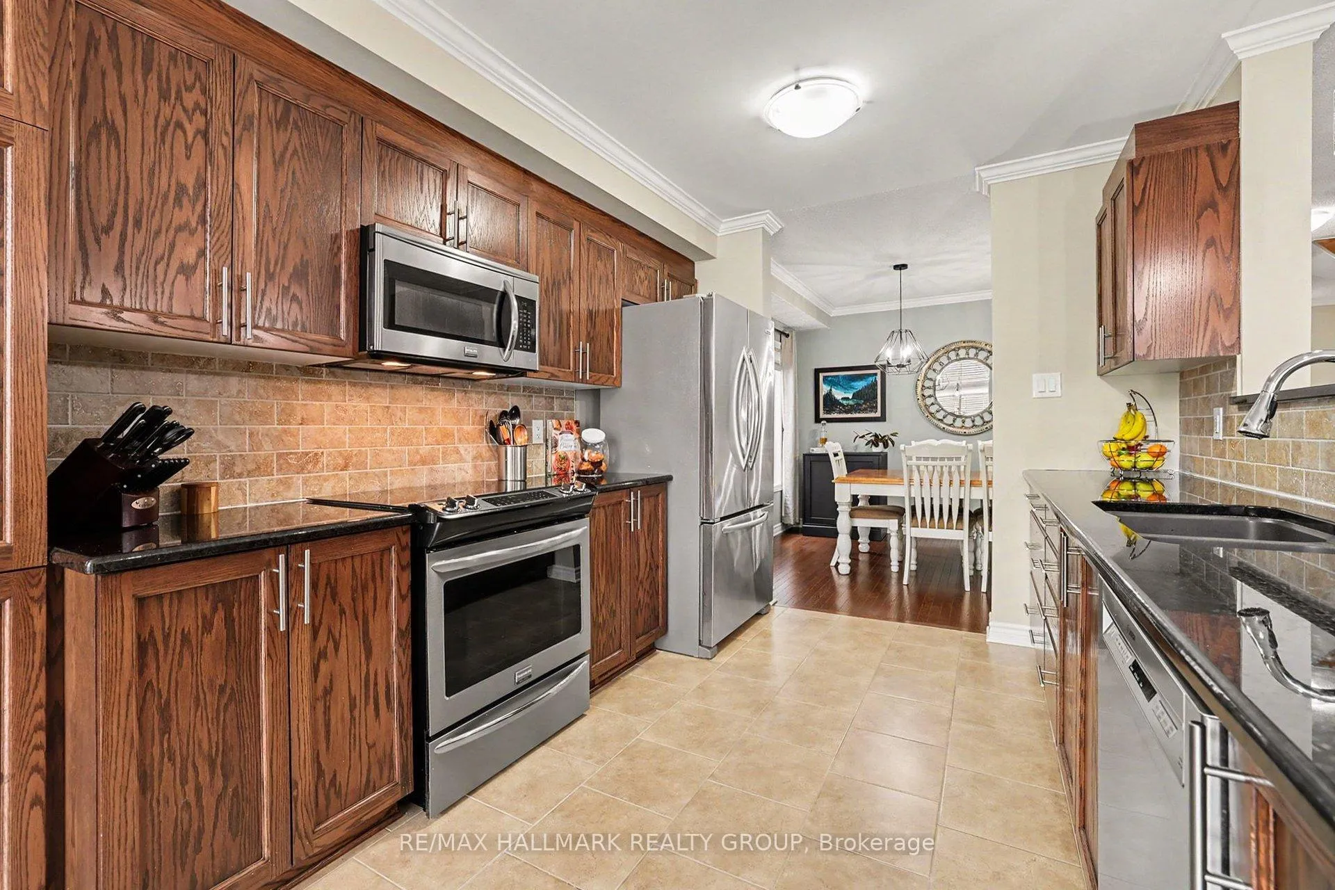 Photo 8 of 217 Gossamer Street, Ottawa, Mer Bleue/Bradley Estates/Anderson Park — HOMEH