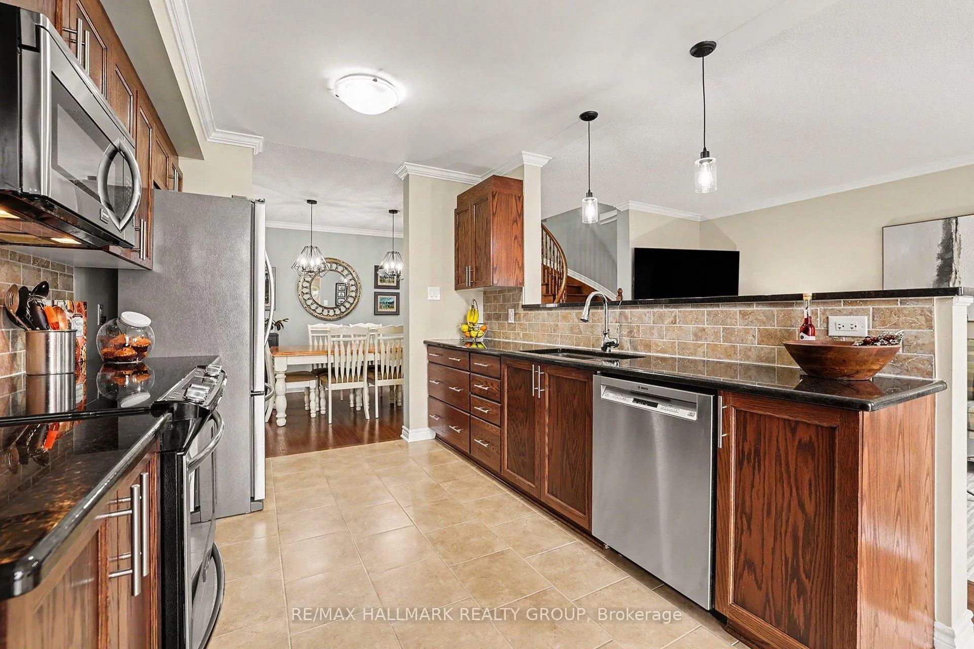 Photo 9 of 217 Gossamer Street, Ottawa, Mer Bleue/Bradley Estates/Anderson Park — HOMEH