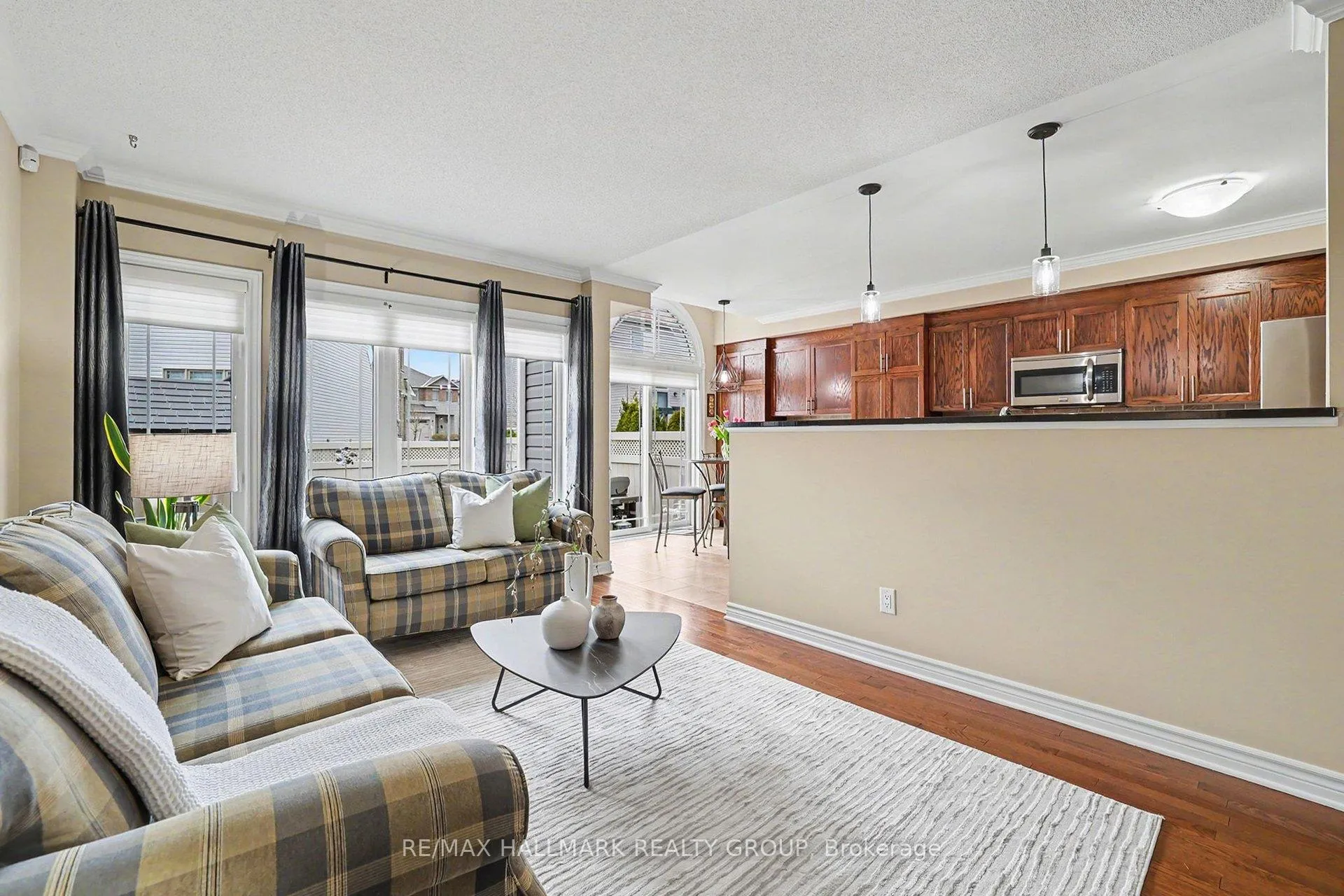 Photo 12 of 217 Gossamer Street, Ottawa, Mer Bleue/Bradley Estates/Anderson Park — HOMEH