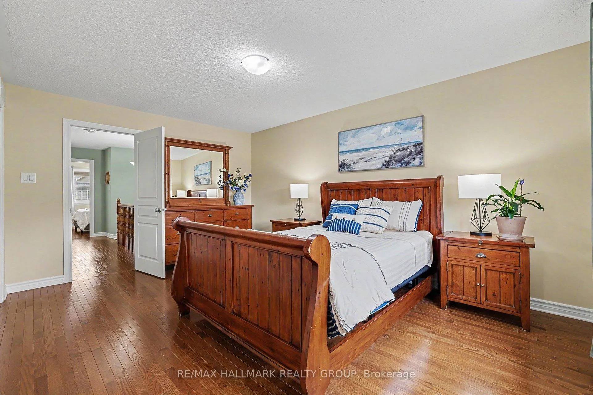 Photo 17 of 217 Gossamer Street, Ottawa, Mer Bleue/Bradley Estates/Anderson Park — HOMEH