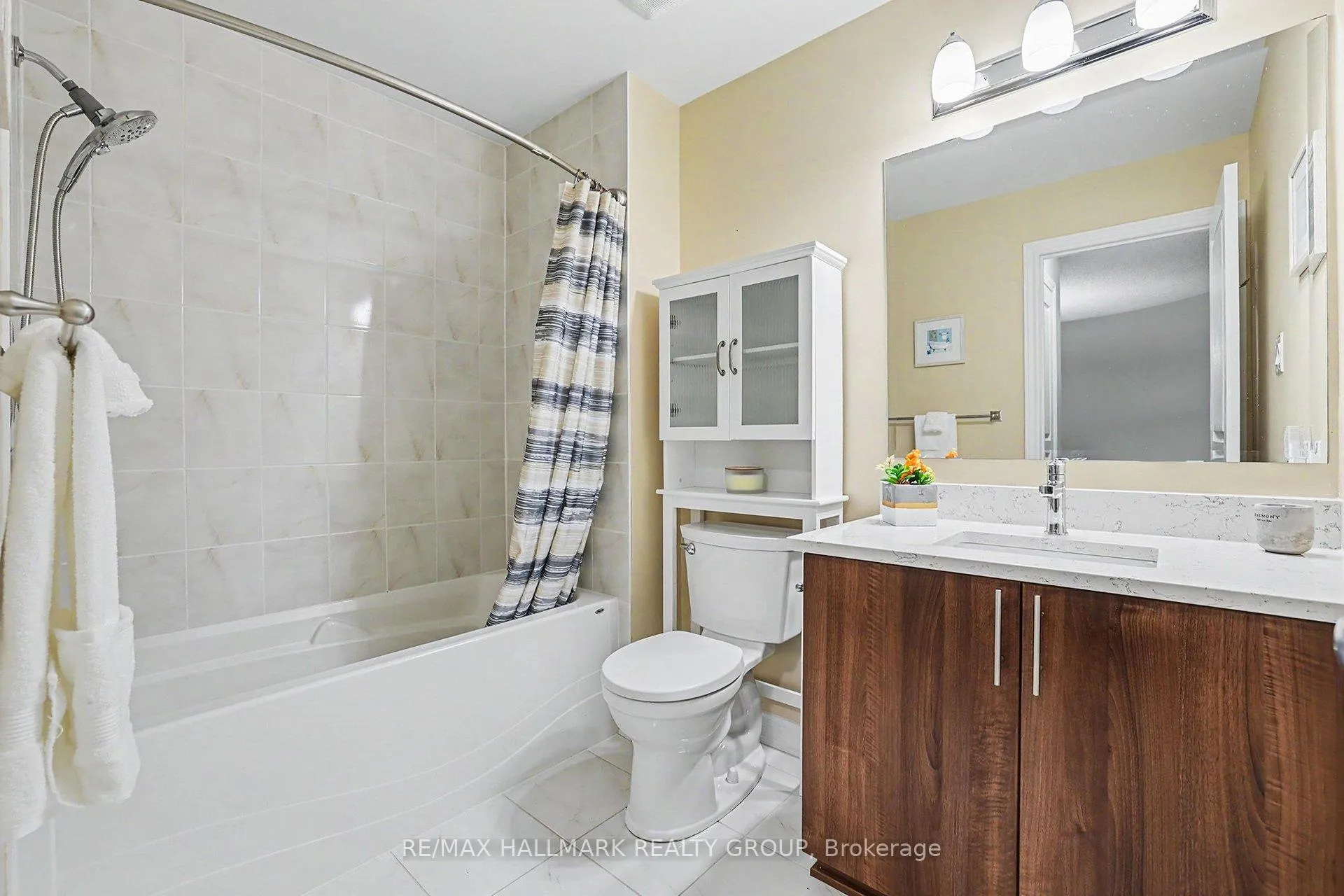 Photo 23 of 217 Gossamer Street, Ottawa, Mer Bleue/Bradley Estates/Anderson Park — HOMEH