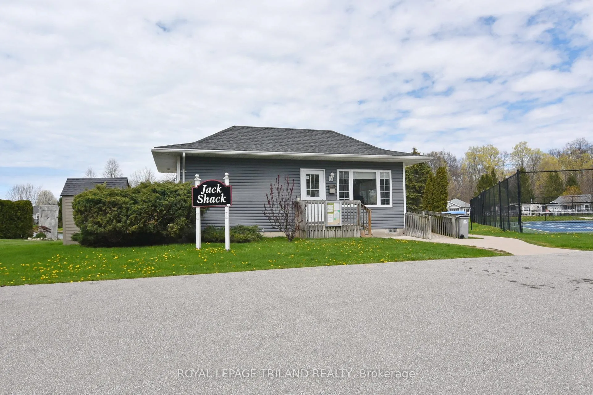 Photo 31 of 138 Pebble Beach Parkway, South Huron, Stephen — HOMEH