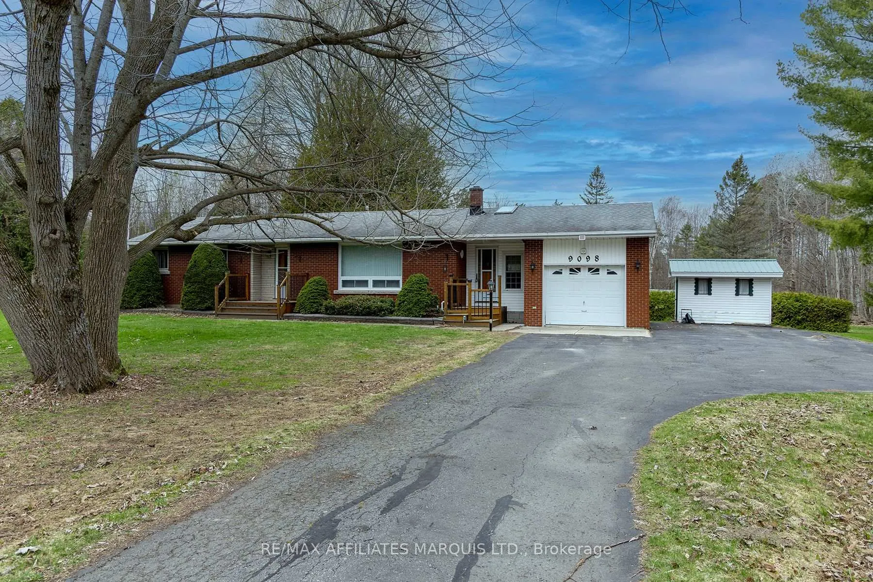 Photo 1 of 9098 County Rd 44, Edwardsburgh/Cardinal, Edwardsburgh/Cardinal Twp — HOMEH