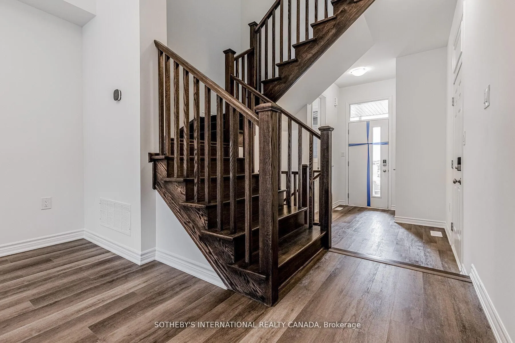 Photo 4 of 1782 Thames Circle, Milton, Bowes — HOMEH