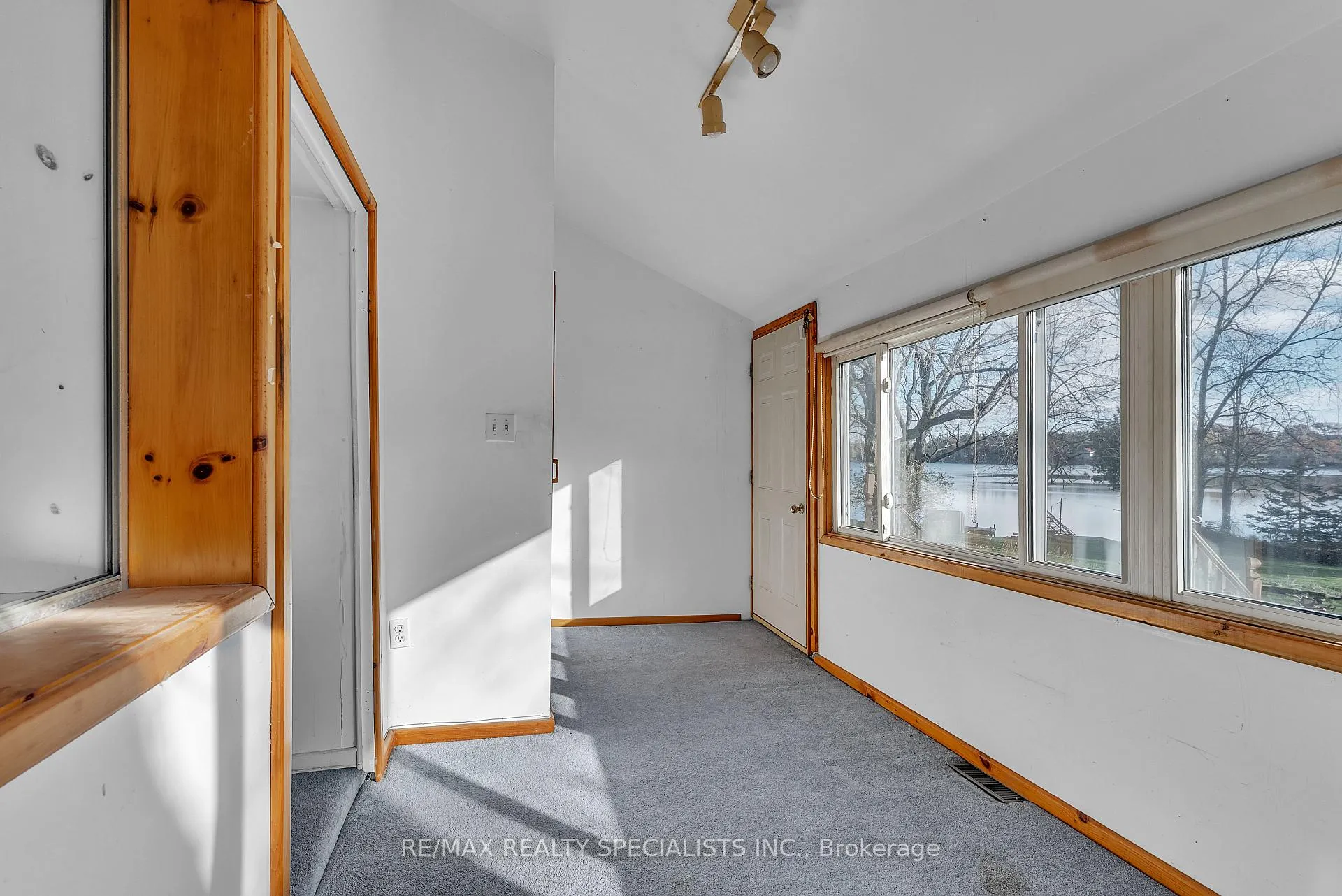 Photo 5 of 84 Cliff Way, Quinte West, Sidney Ward — HOMEH
