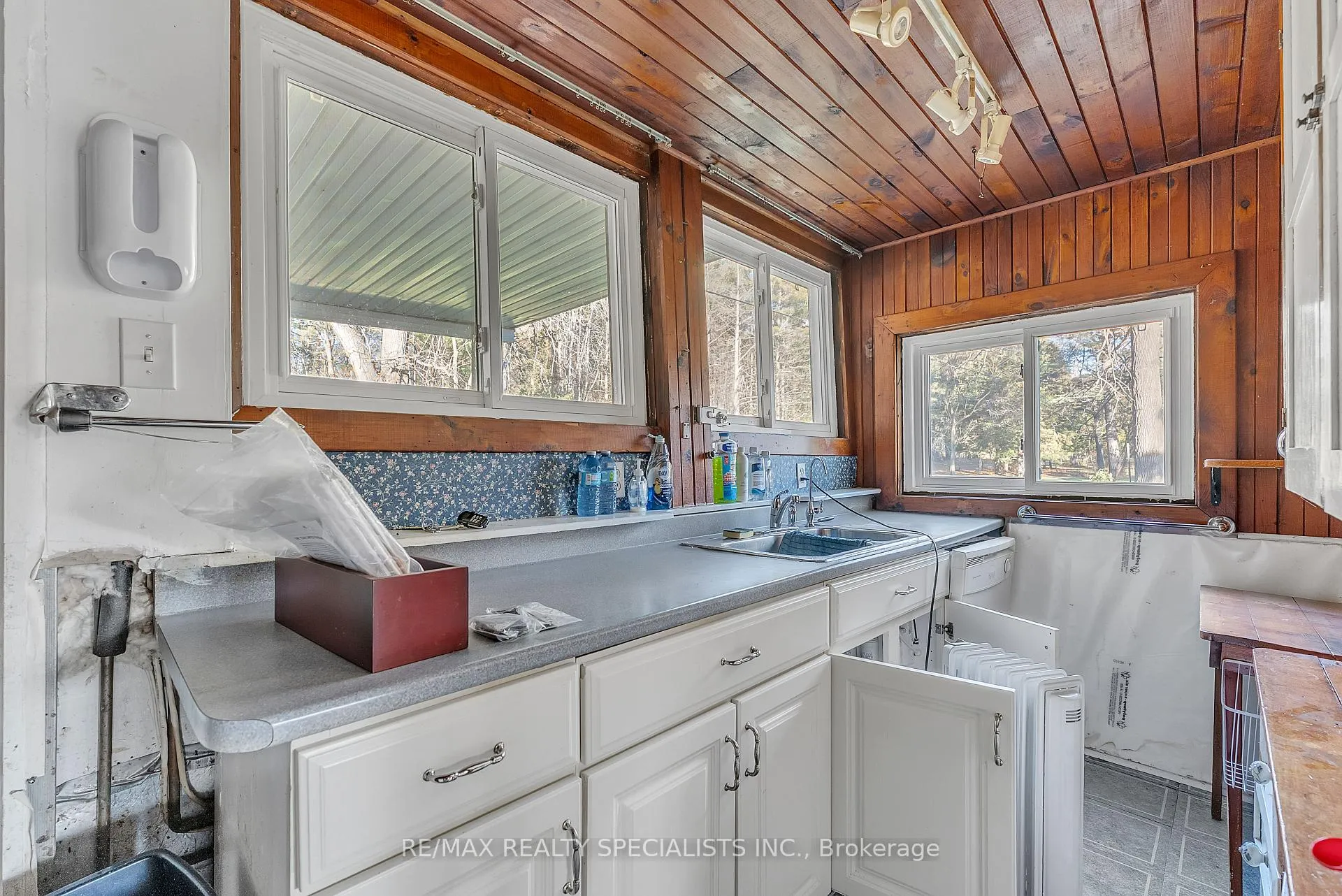 Photo 21 of 84 Cliff Way, Quinte West, Sidney Ward — HOMEH