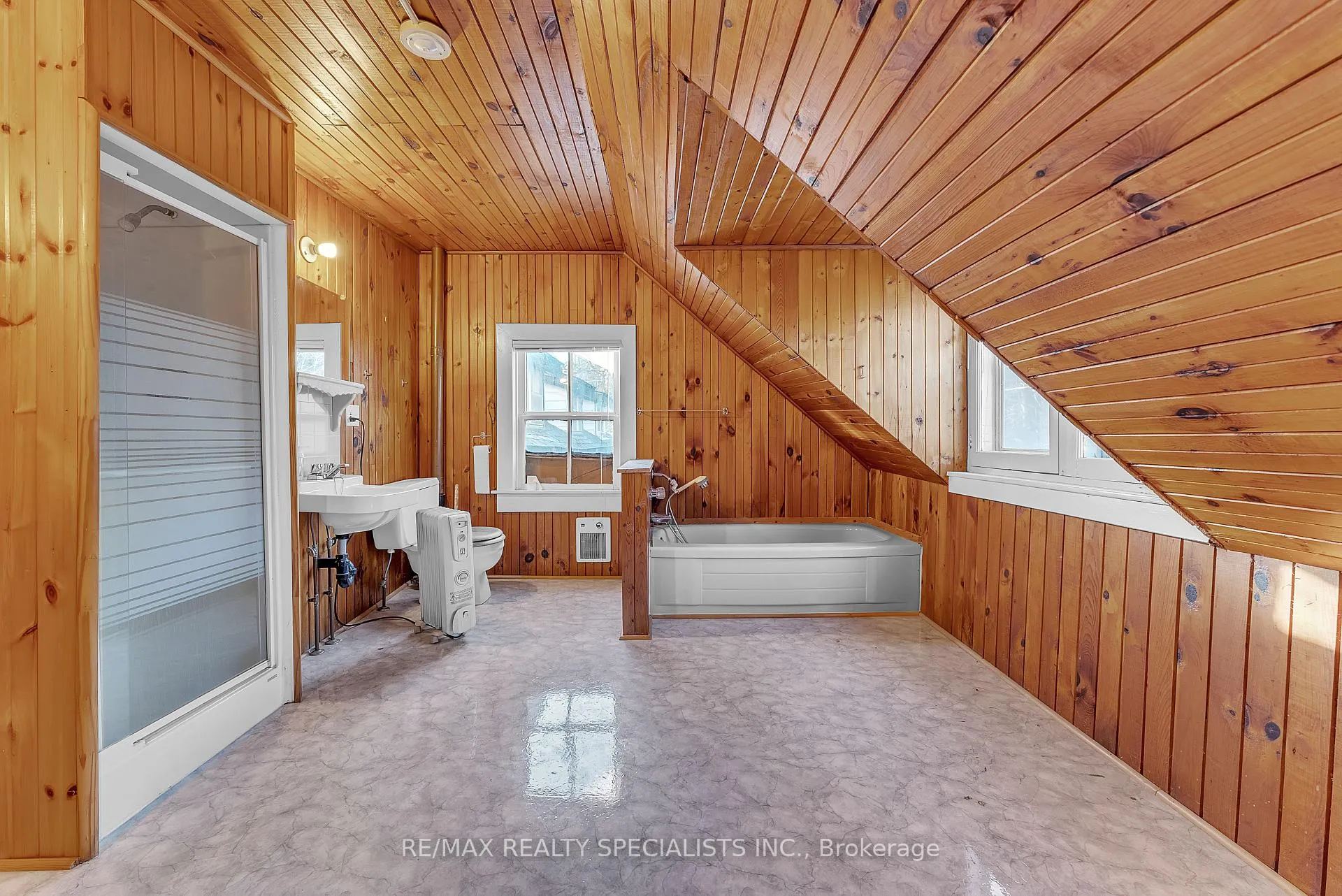 Photo 27 of 84 Cliff Way, Quinte West, Sidney Ward — HOMEH