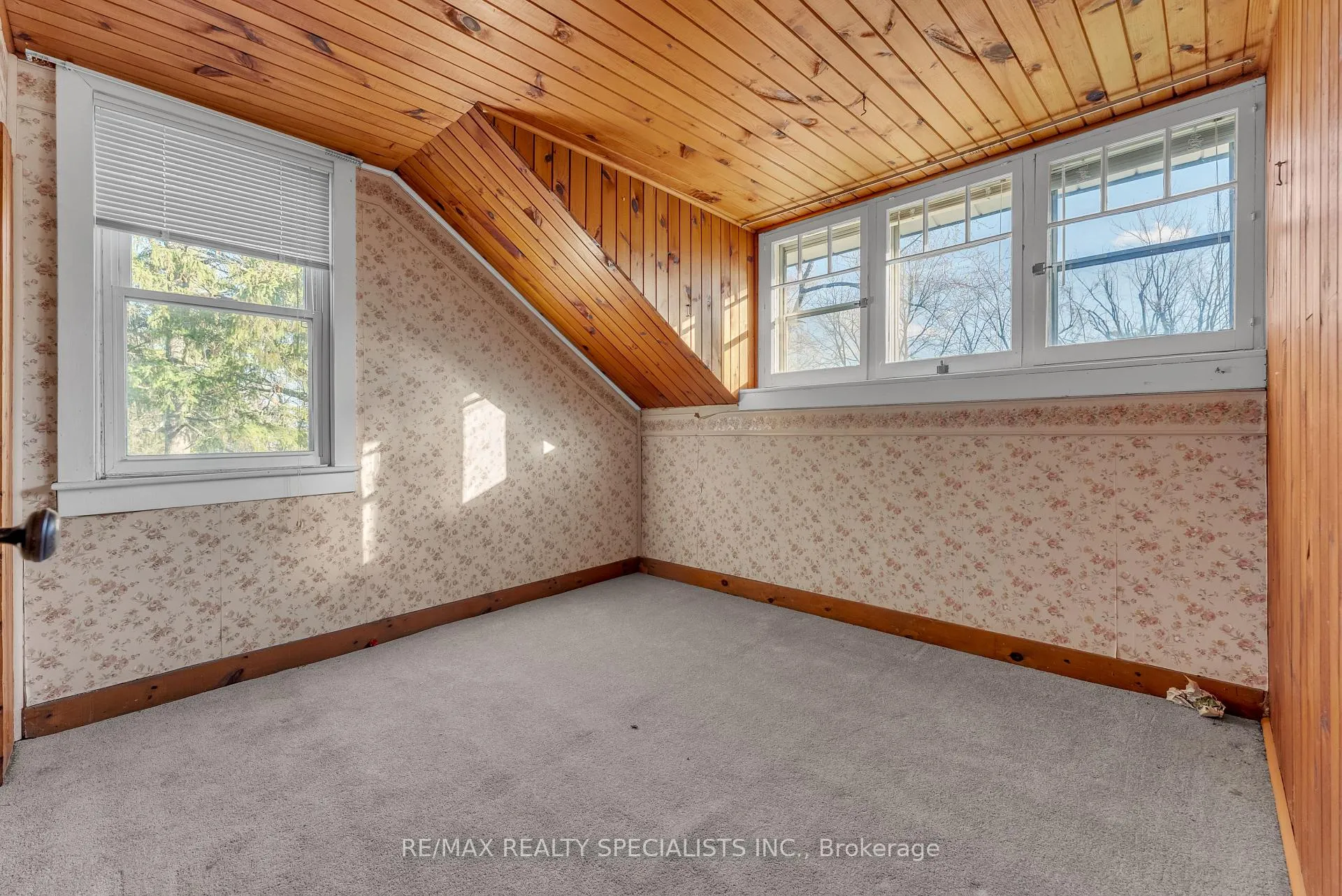 Photo 35 of 84 Cliff Way, Quinte West, Sidney Ward — HOMEH