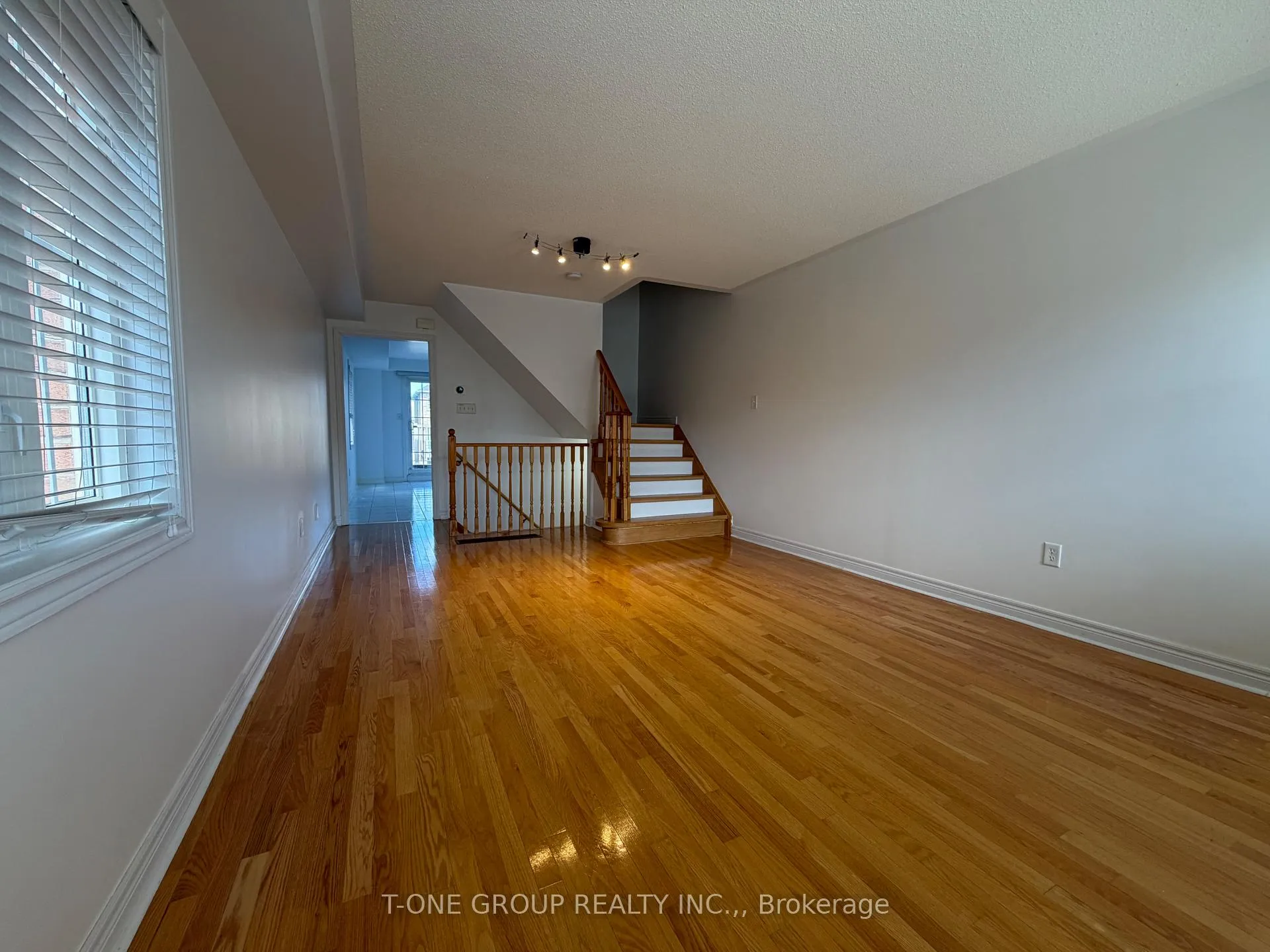 Photo 7 of 2452 Bur Oak Avenue, Markham, Cornell — HOMEH