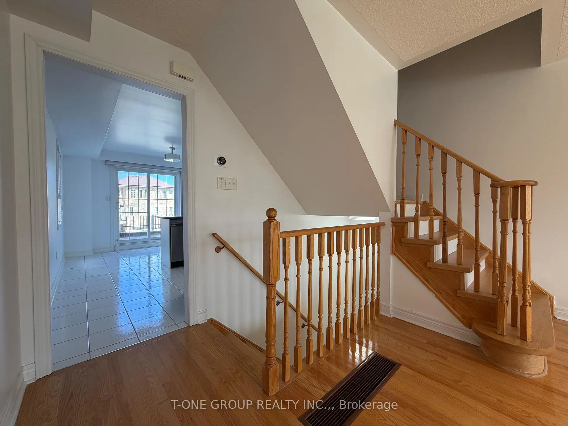 Photo 9 of 2452 Bur Oak Avenue, Markham, Cornell — HOMEH